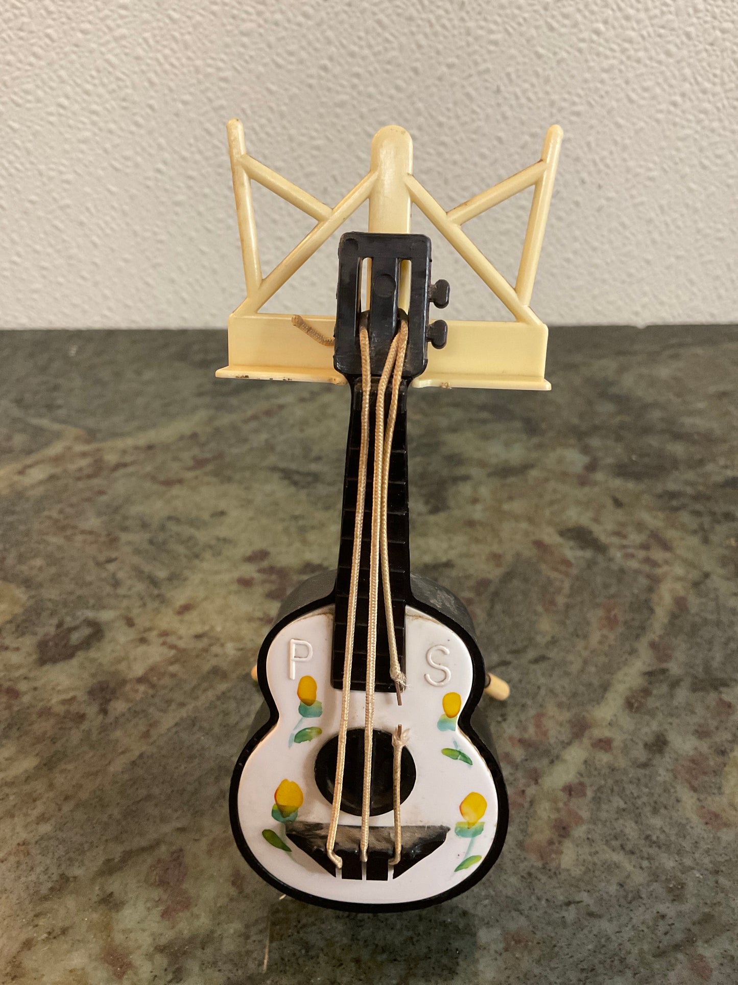 Salt & Pepper Guitar and Music Stand Set