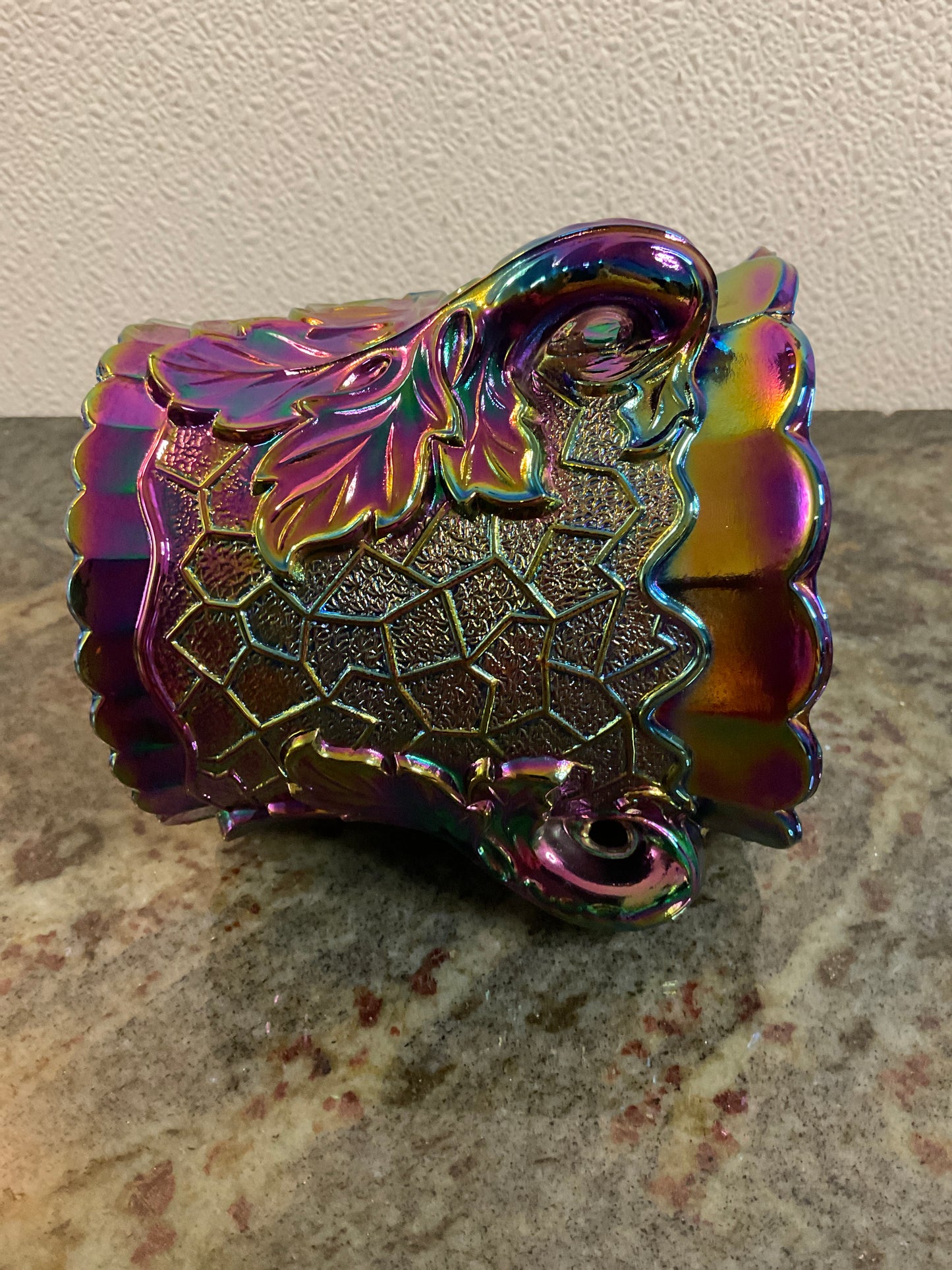 L.G.Wright Glass Vintage Maple Leaf