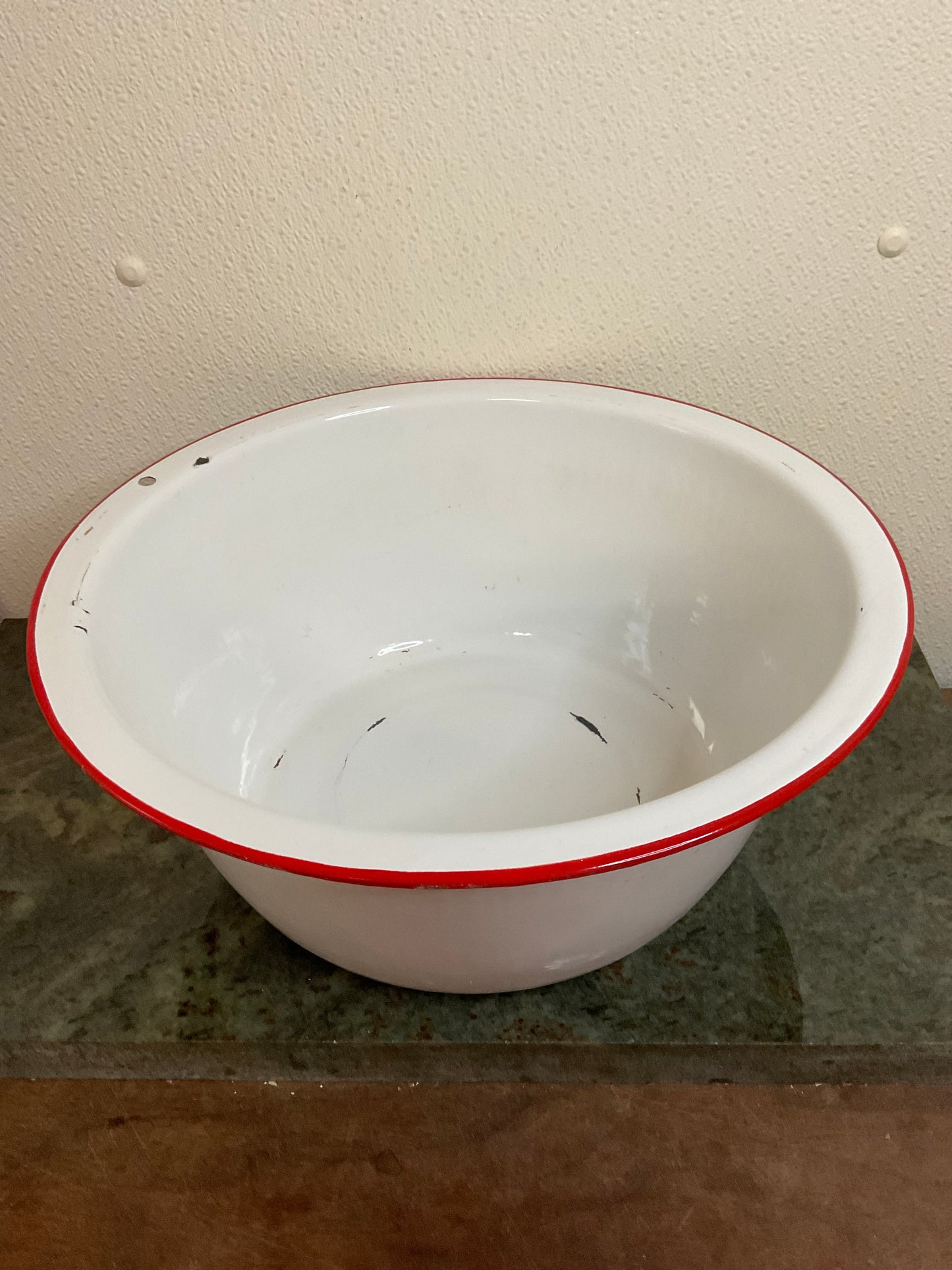 Vintage Enamelware Bain Flat Bottom