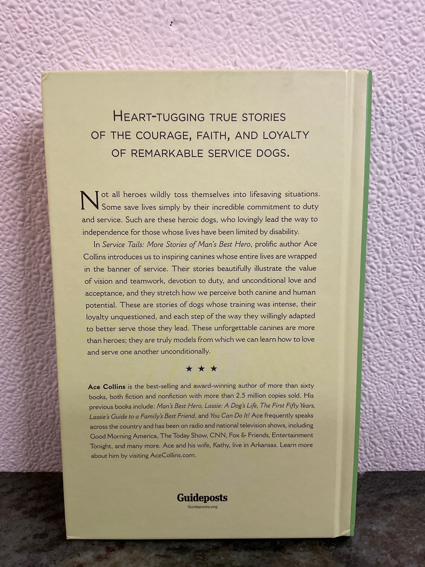 Book ‘Service Tails’ Large Print 2016