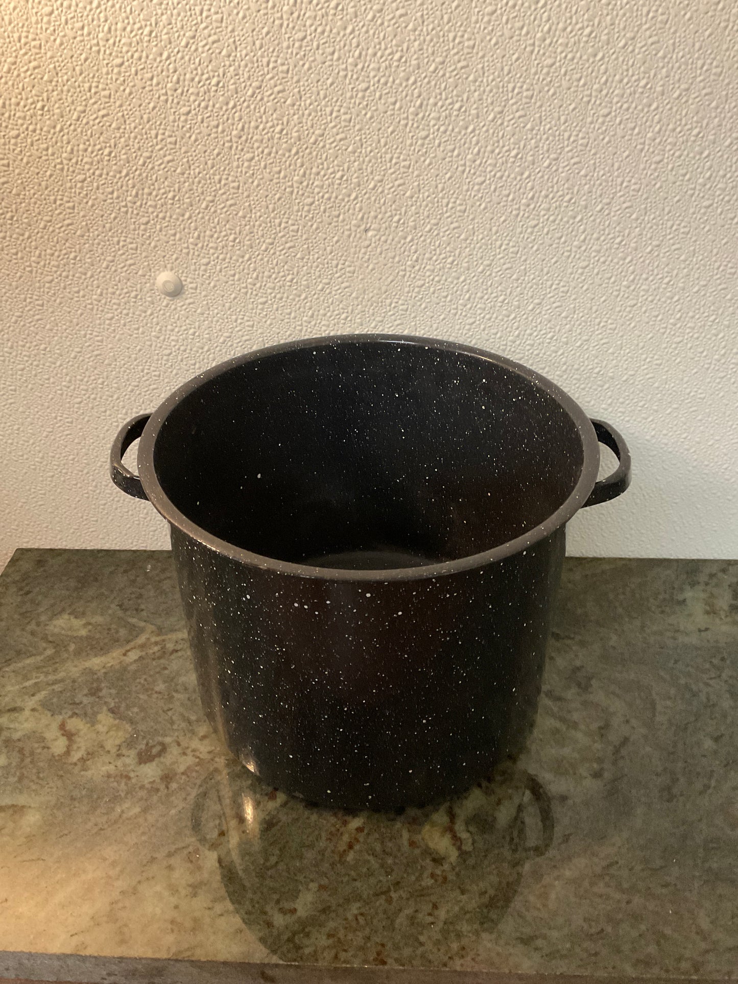 Vintage Graniteware Speckled Stock Pot