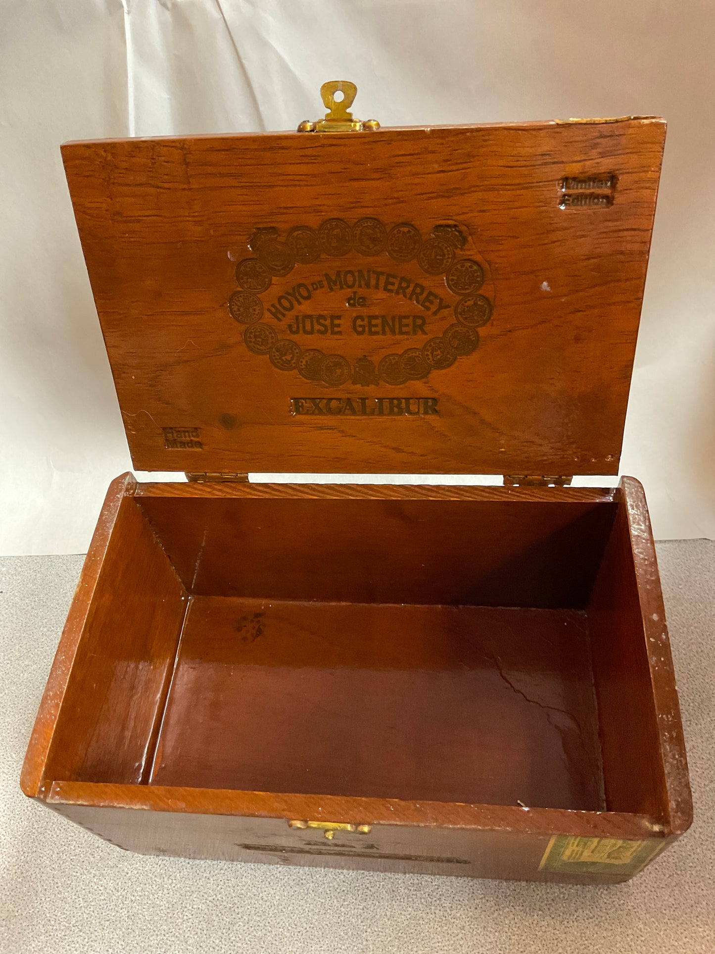 Cigar Box-Hoya de Monterrey de Jose Gener Excalibur