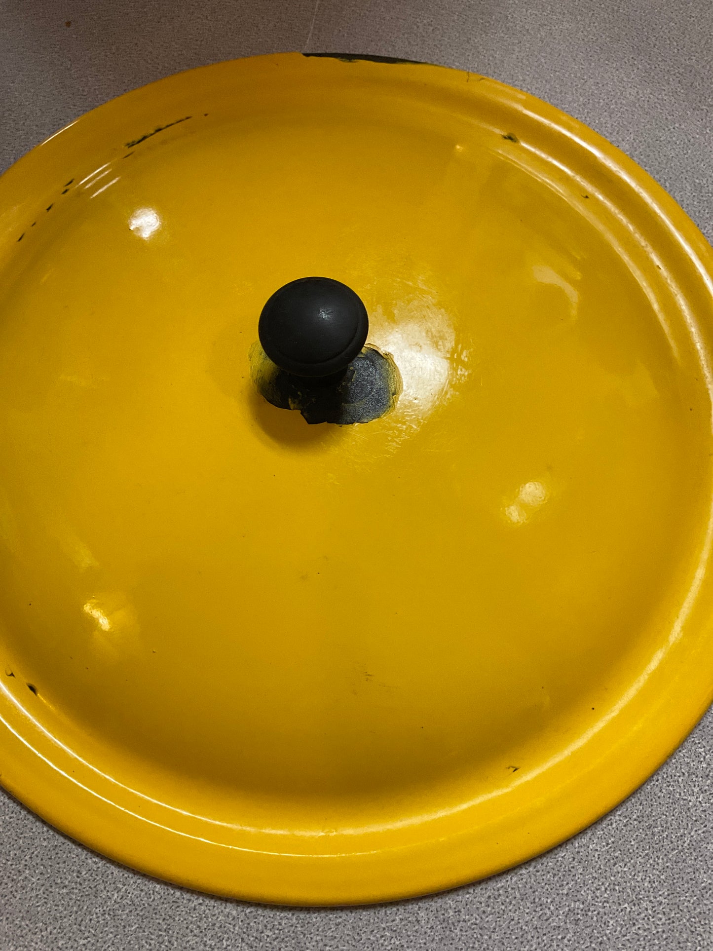 Vintage Yellow Lid