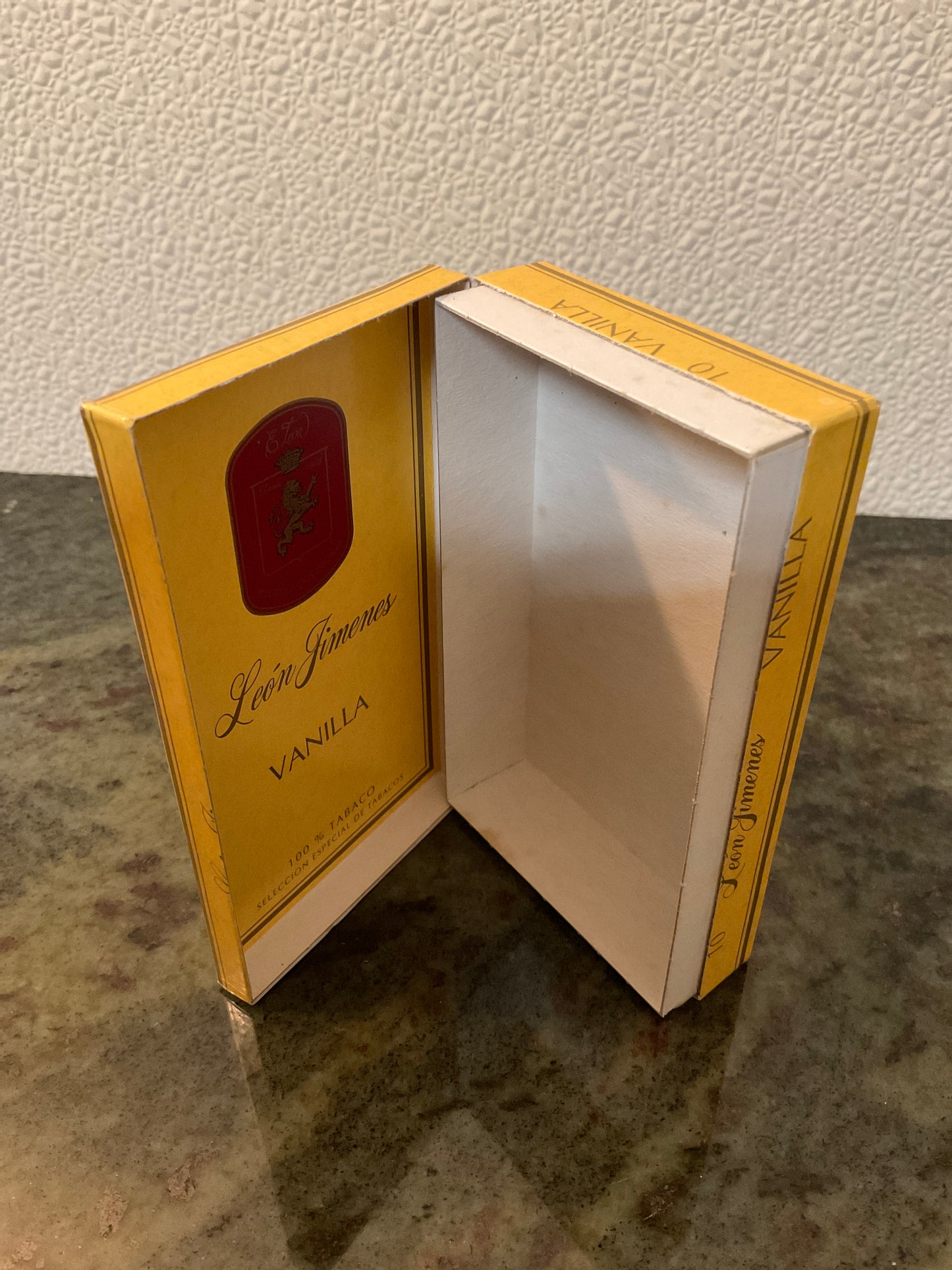 Leon Jimenes Empty Cigar Box