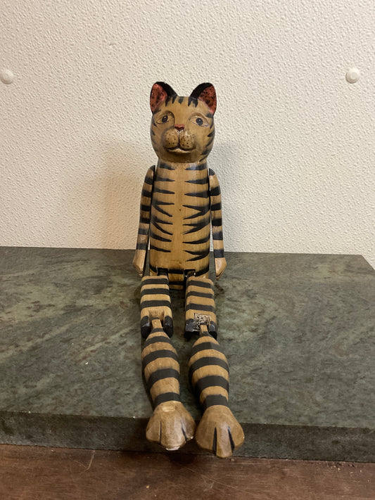 Jointed Shelf Sitting Cat