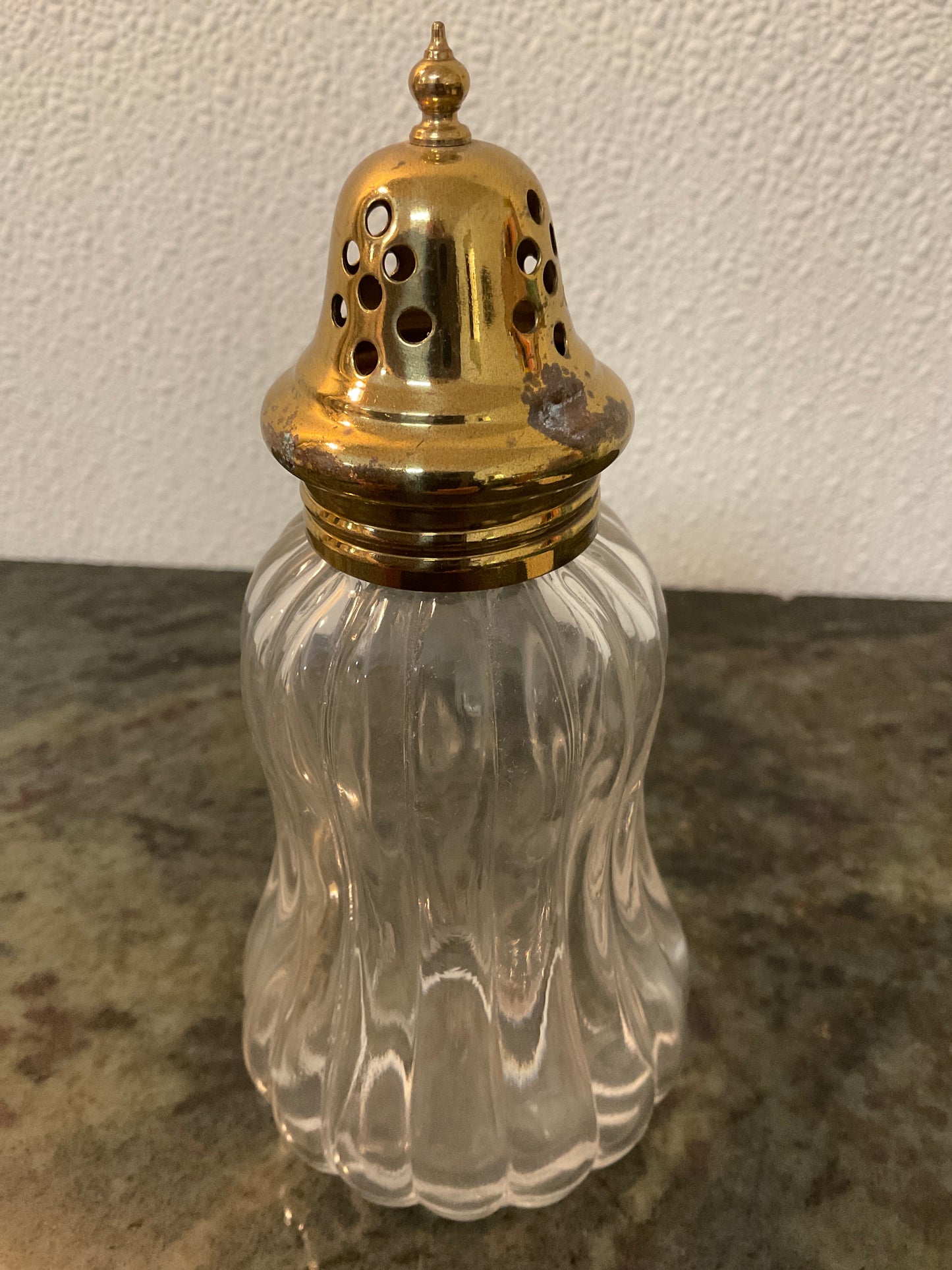 Sugar Shaker w/gold lid