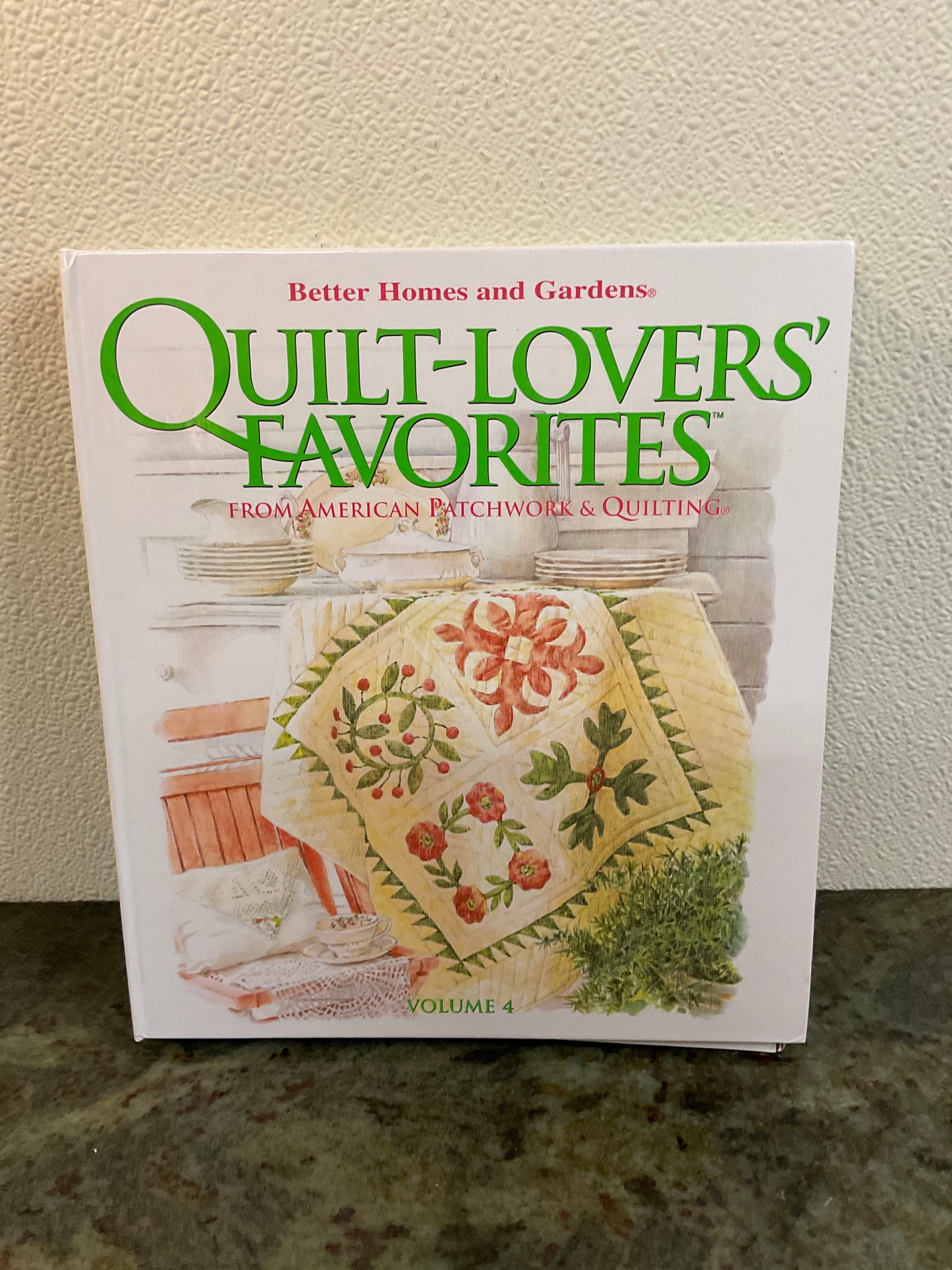 Book Quilt-Lovers’ Favorites Vol 4 2004