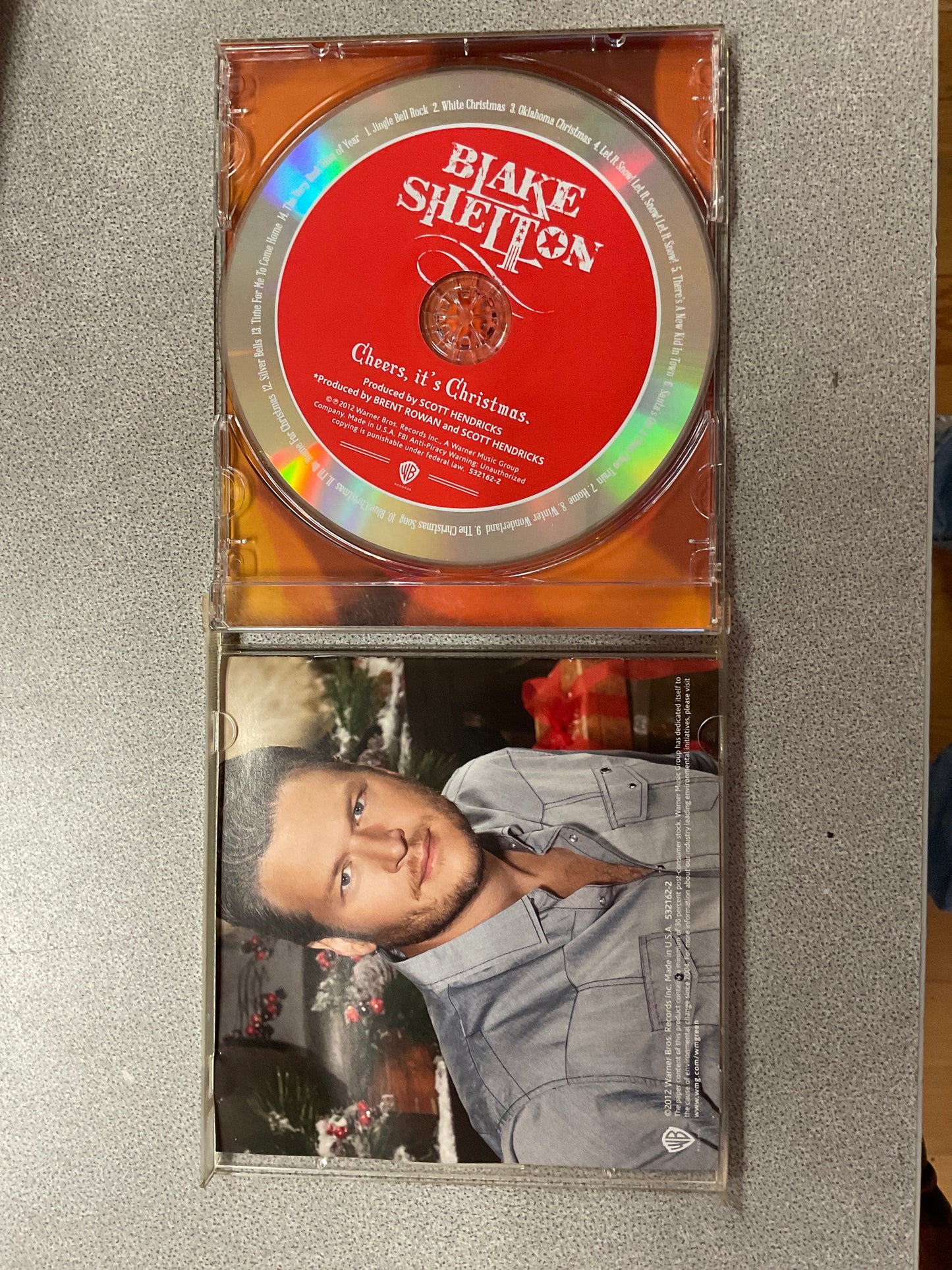 CD Blake Shelton Cheers, It’s Christmas