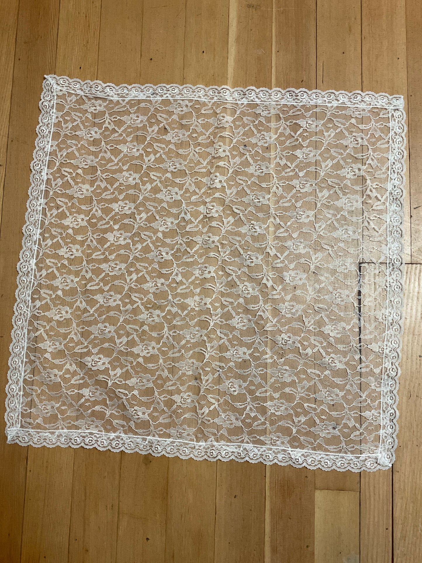 Vintage Square Floral Lace Table Square