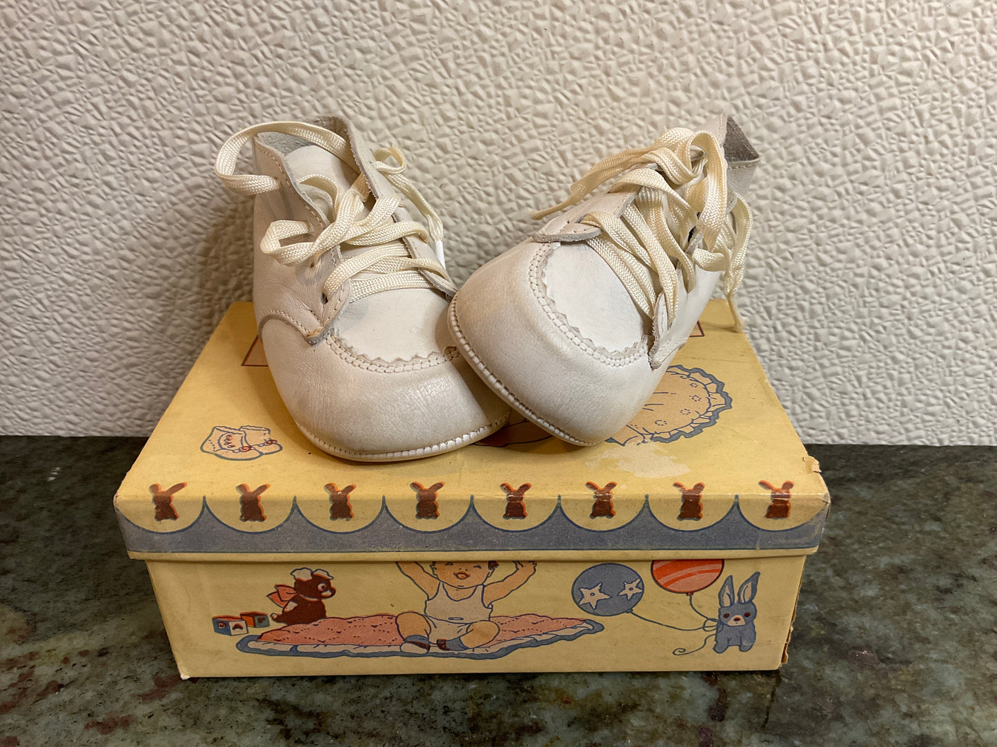 1930’s Buster Brown Baby Shoes with Box