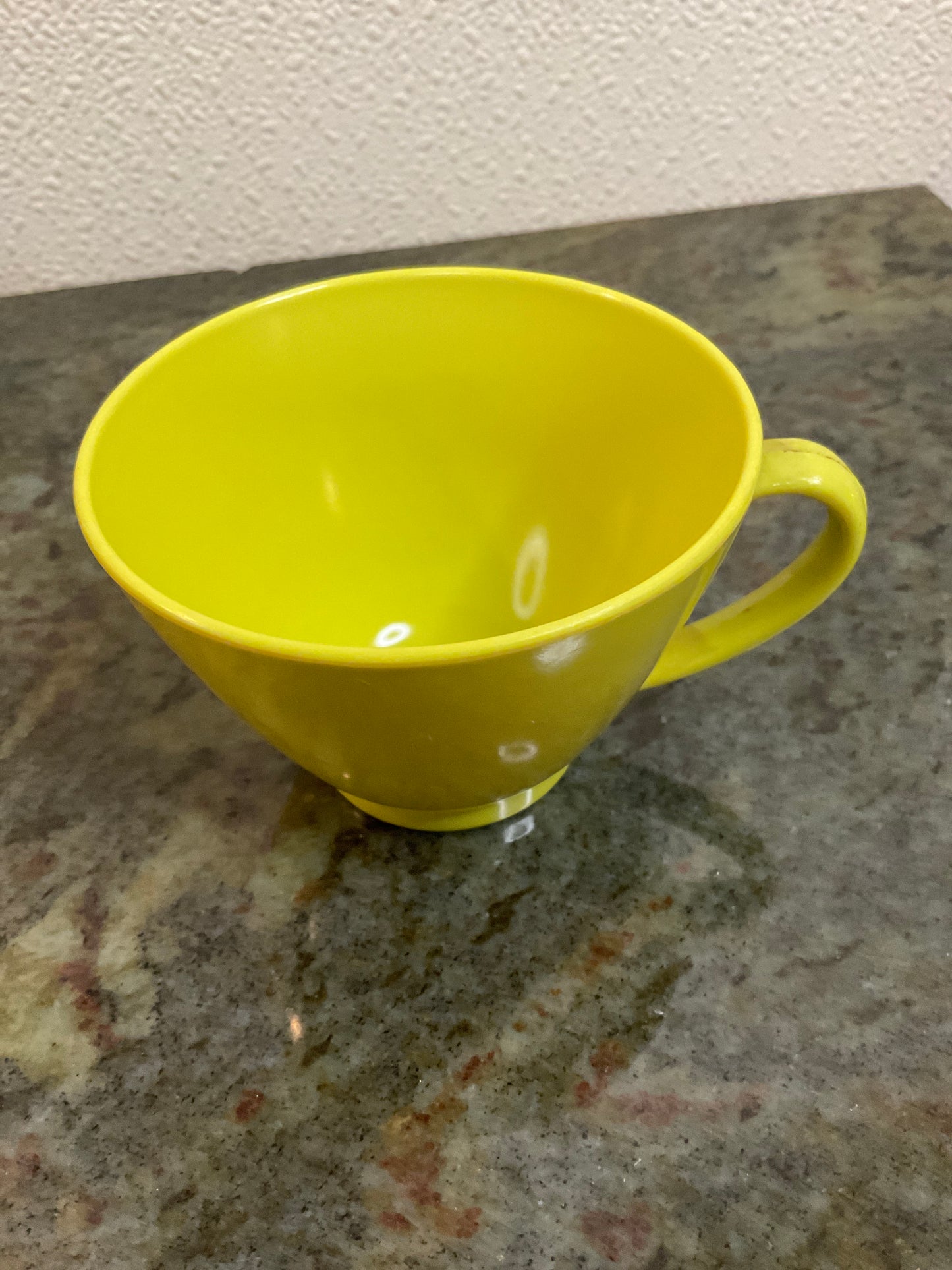 Vintage Avocado/Lime Melamine Cups