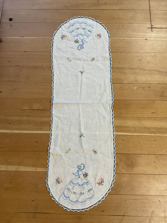 Vintage Hand Embroidered Southern Belle Table Runner