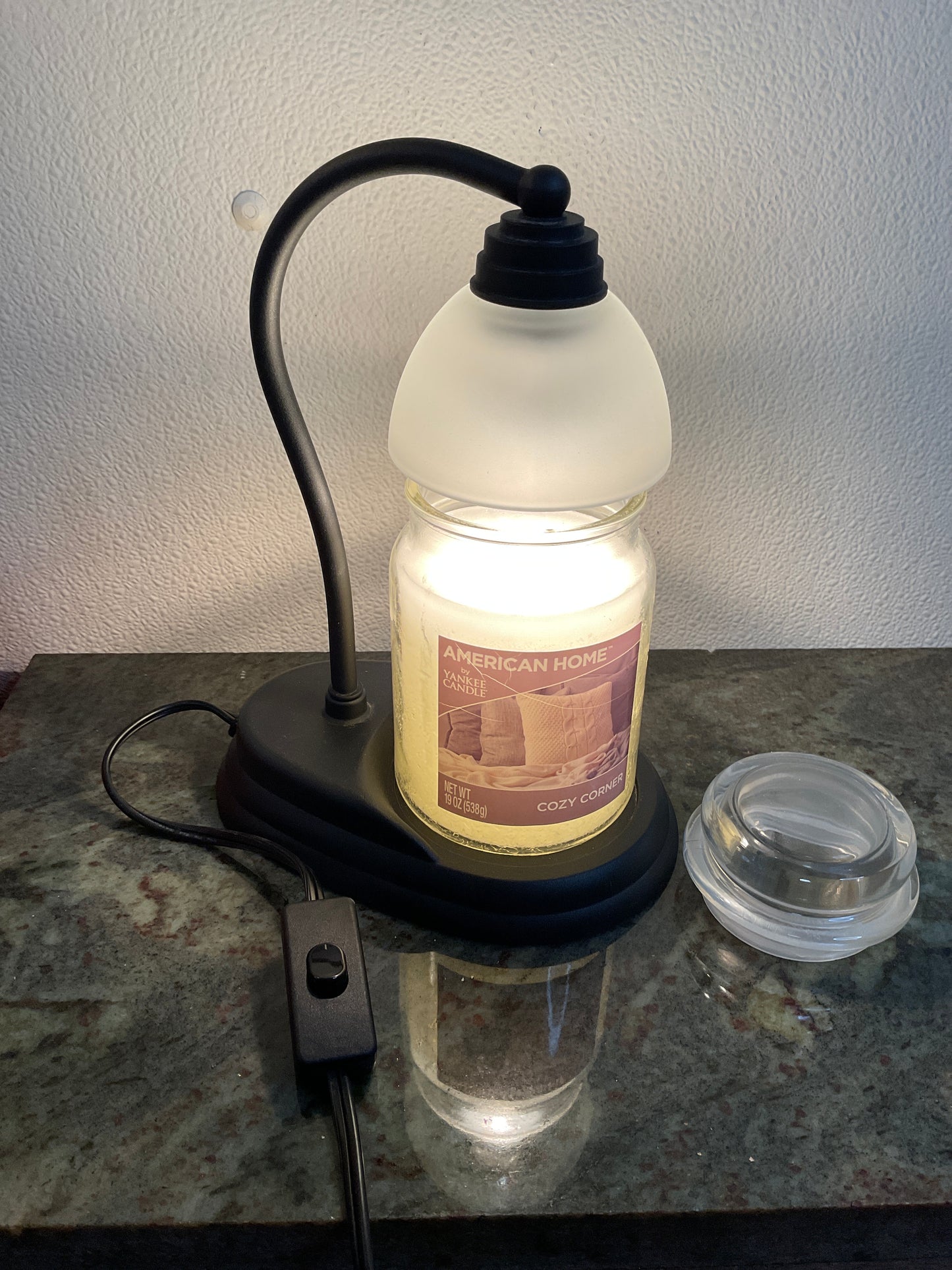 Candle Warmer Lamp w/Yankee Candle
