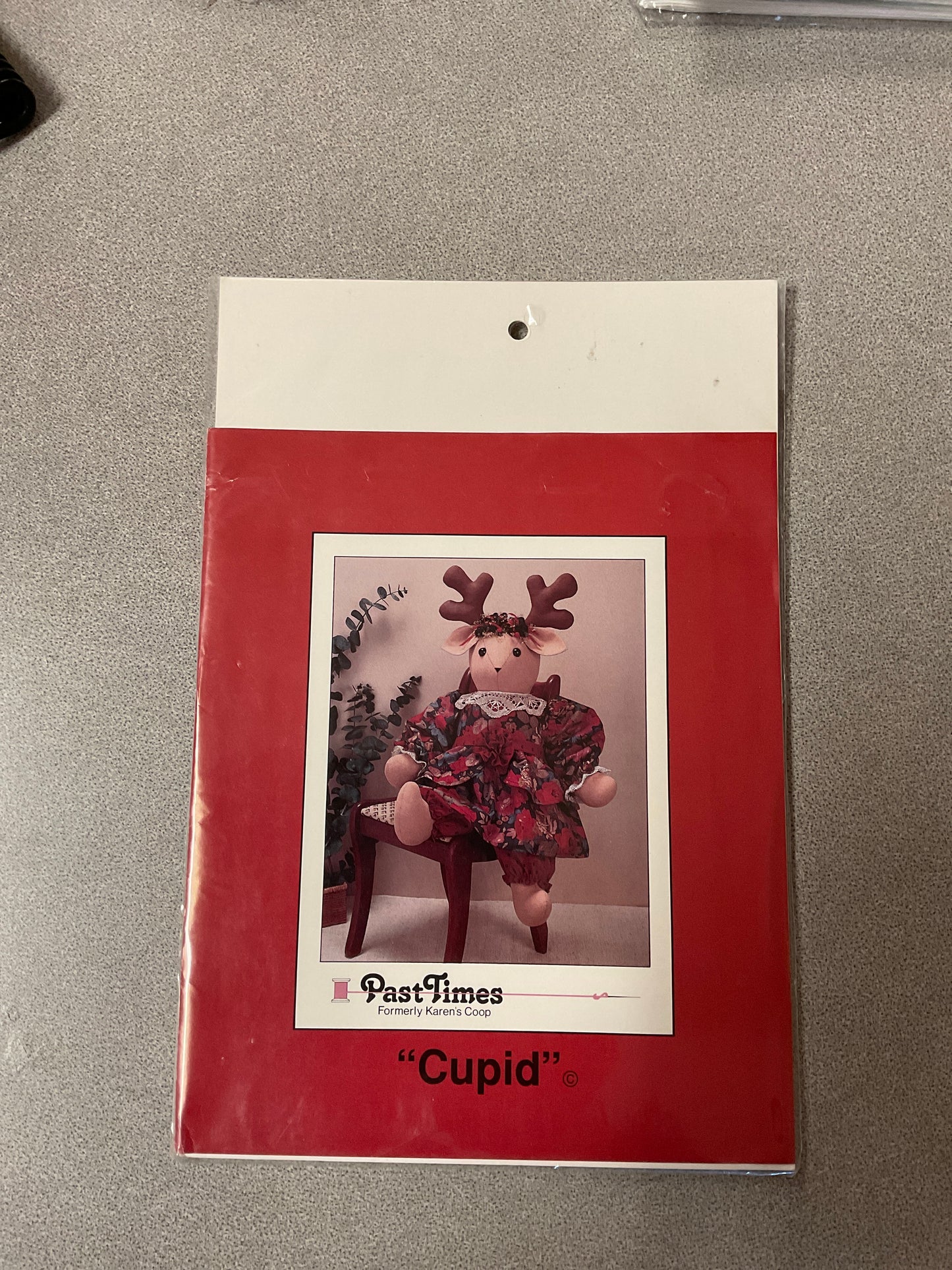 Past Times Pattern - Cupid