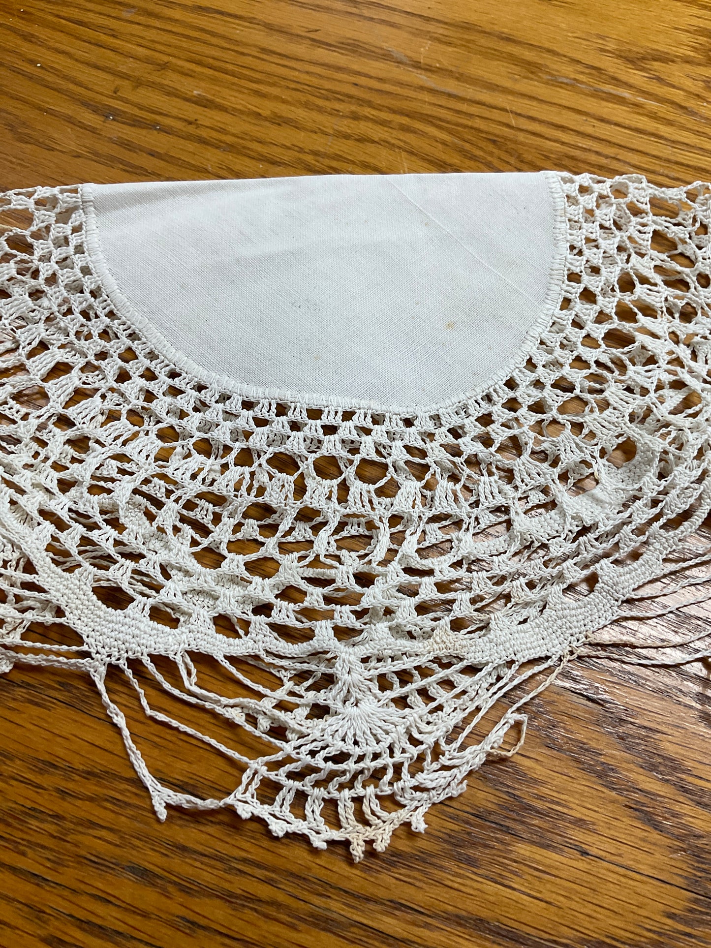Linen/Lace Doily 15”