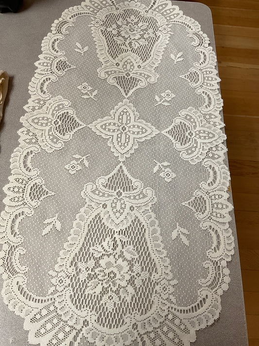 Vintage Lace Cream Color Runner