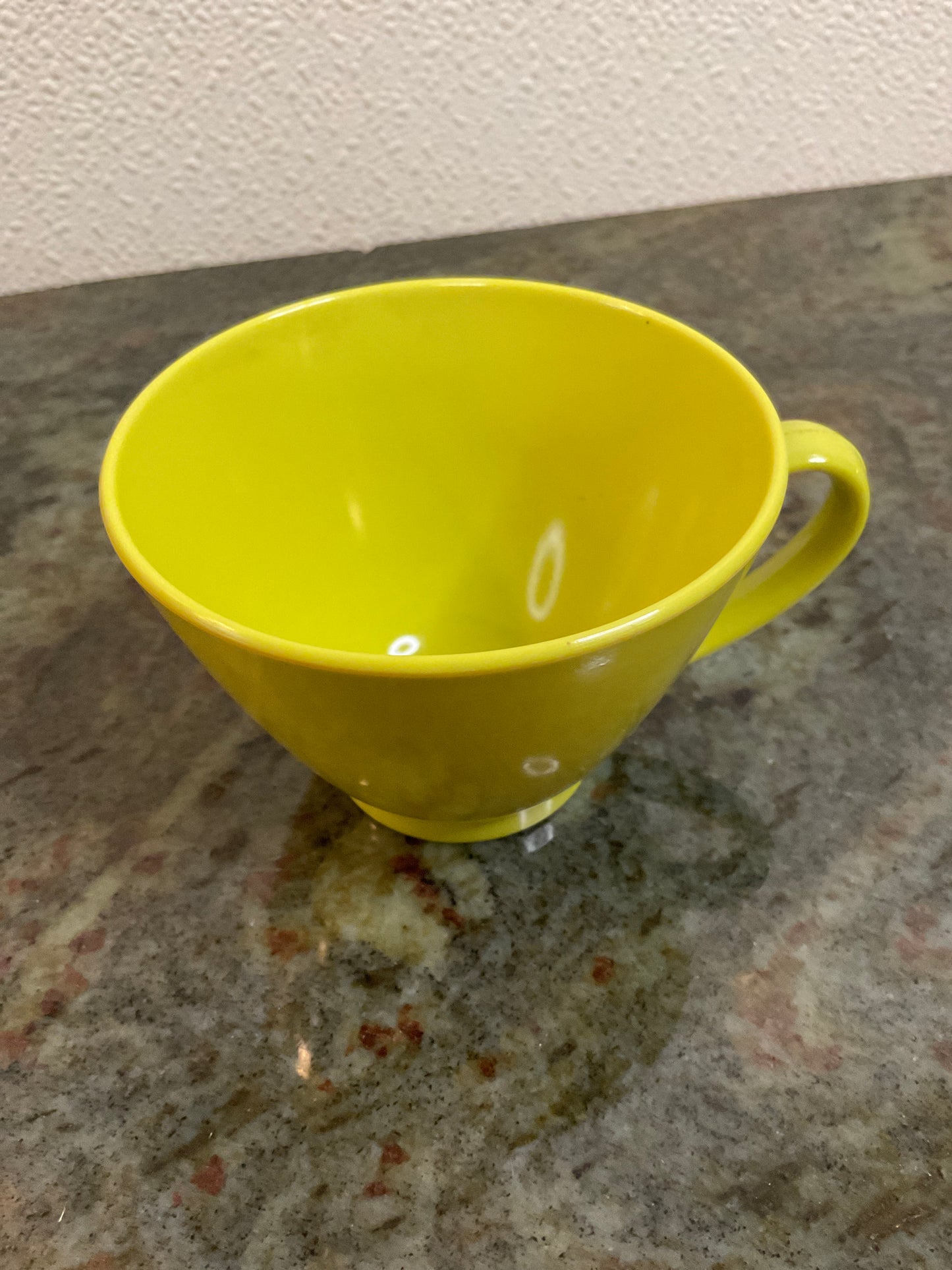 Vintage Avocado/Lime Melamine Cups