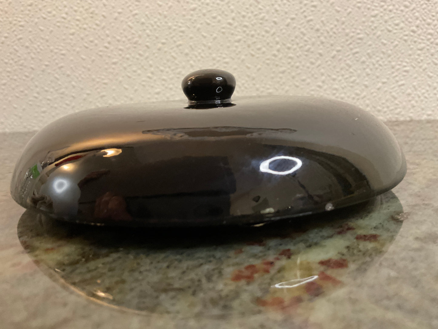 4.5”/5” x 1.5” H Black Lid