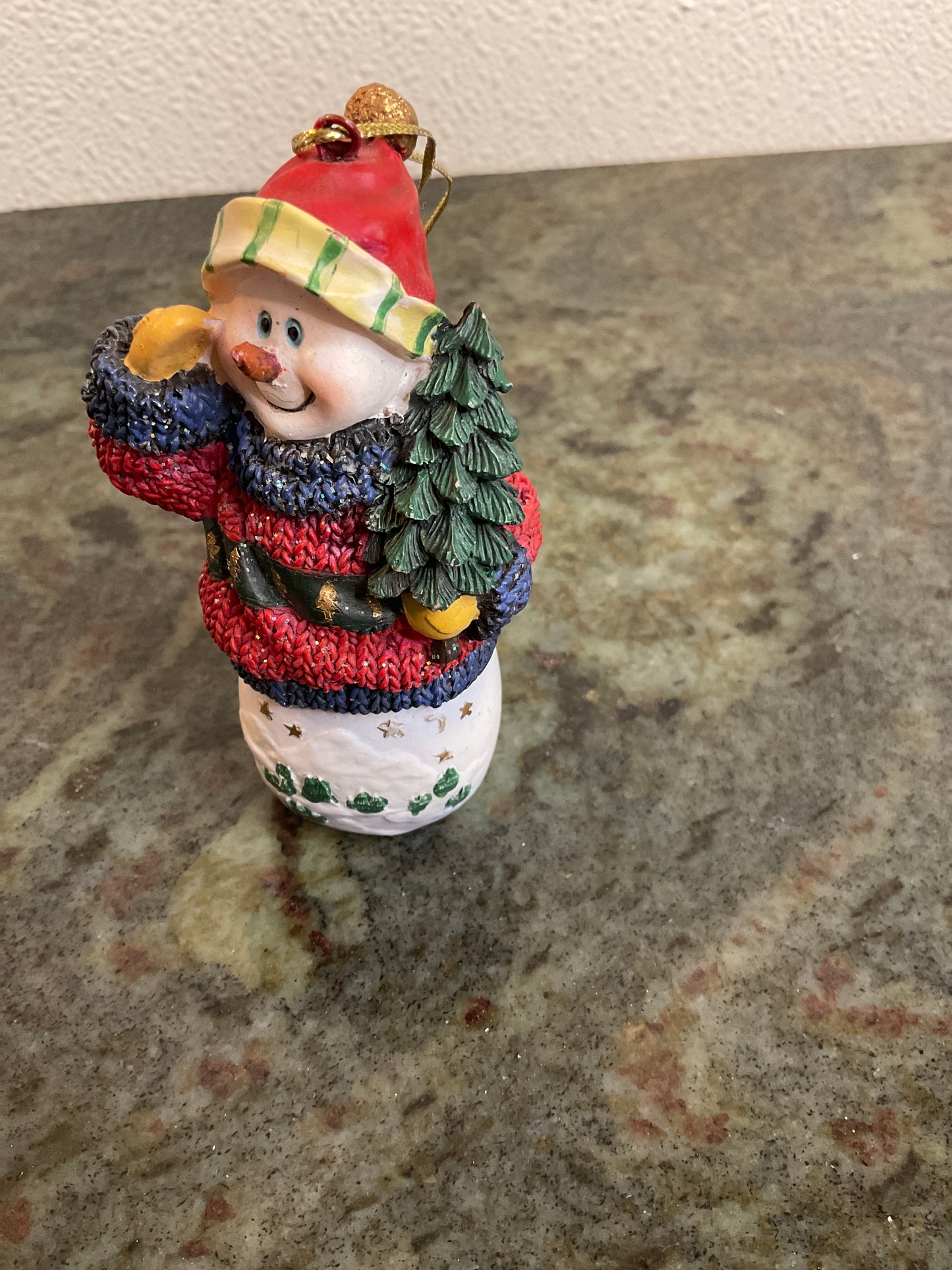 Snowman ornament with Tree