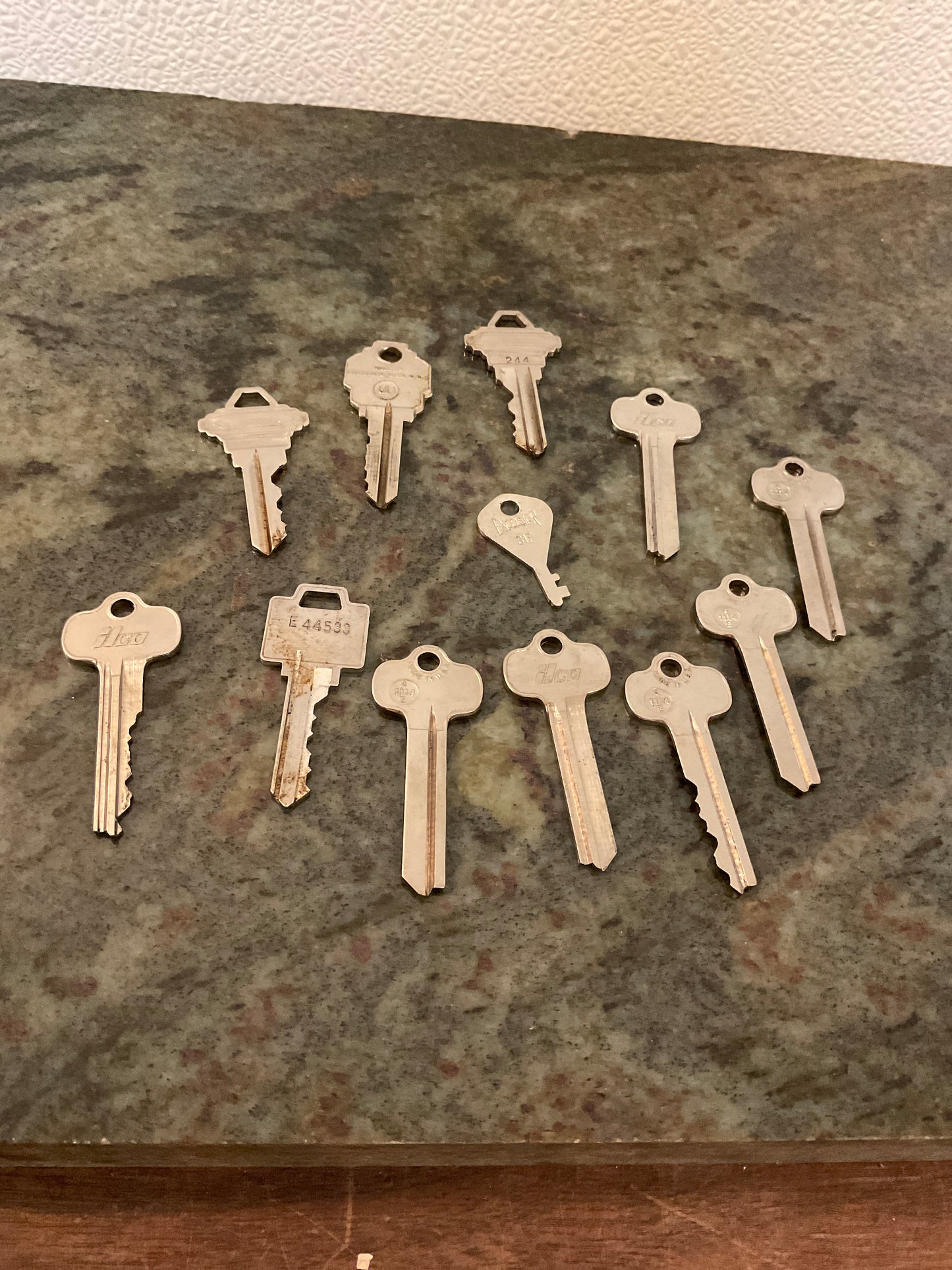 Set of 12 keys