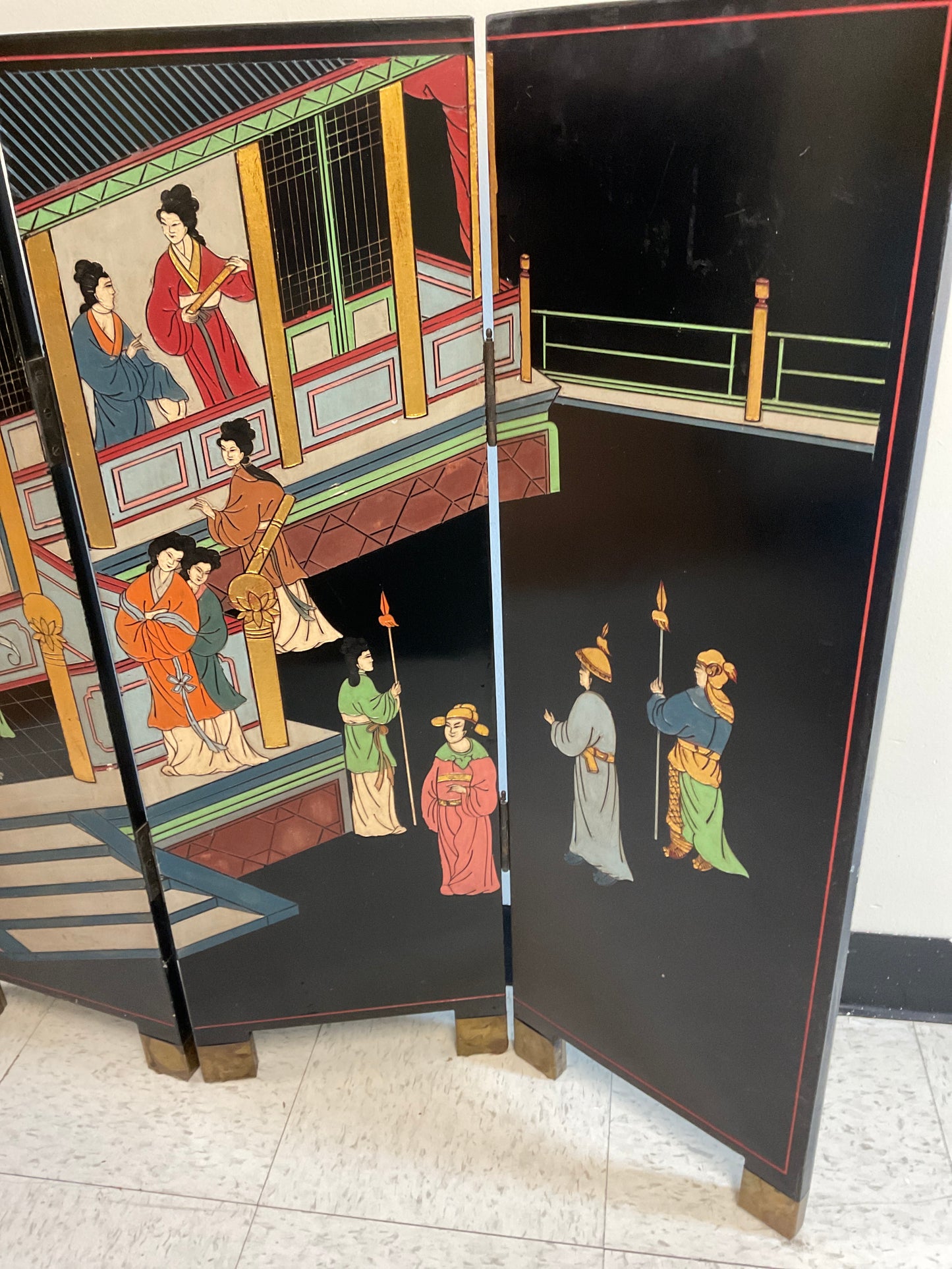 Ornamental Wood Carved Scenery Folding Screen
