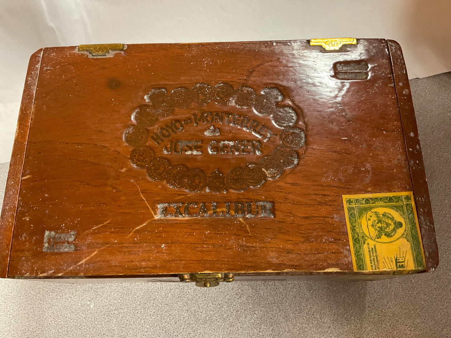 Cigar Box-Hoya de Monterrey de Jose Gener Excalibur