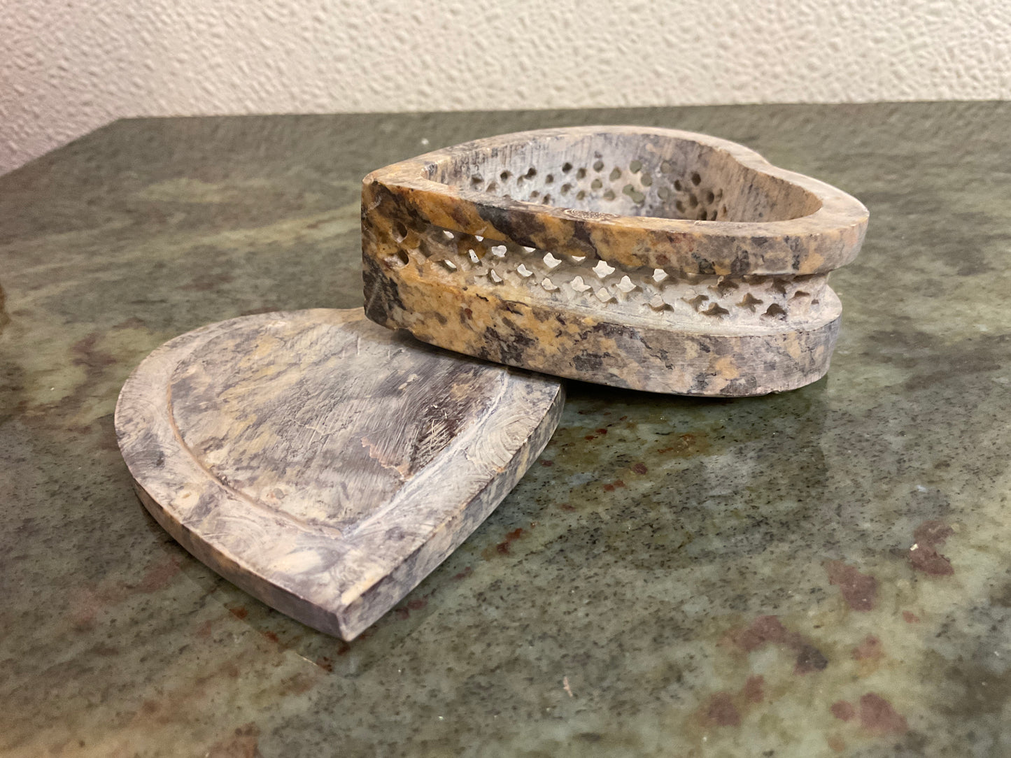 Heart Soapstone Box/Mother Of Pearl Inlay