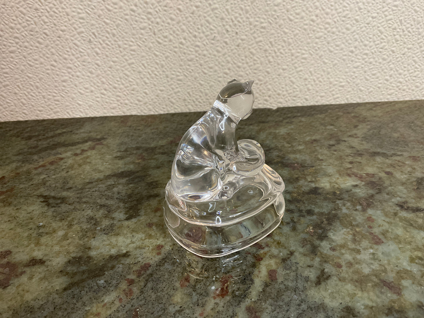 Vintage Avon Lead Crystal Cat/Ball