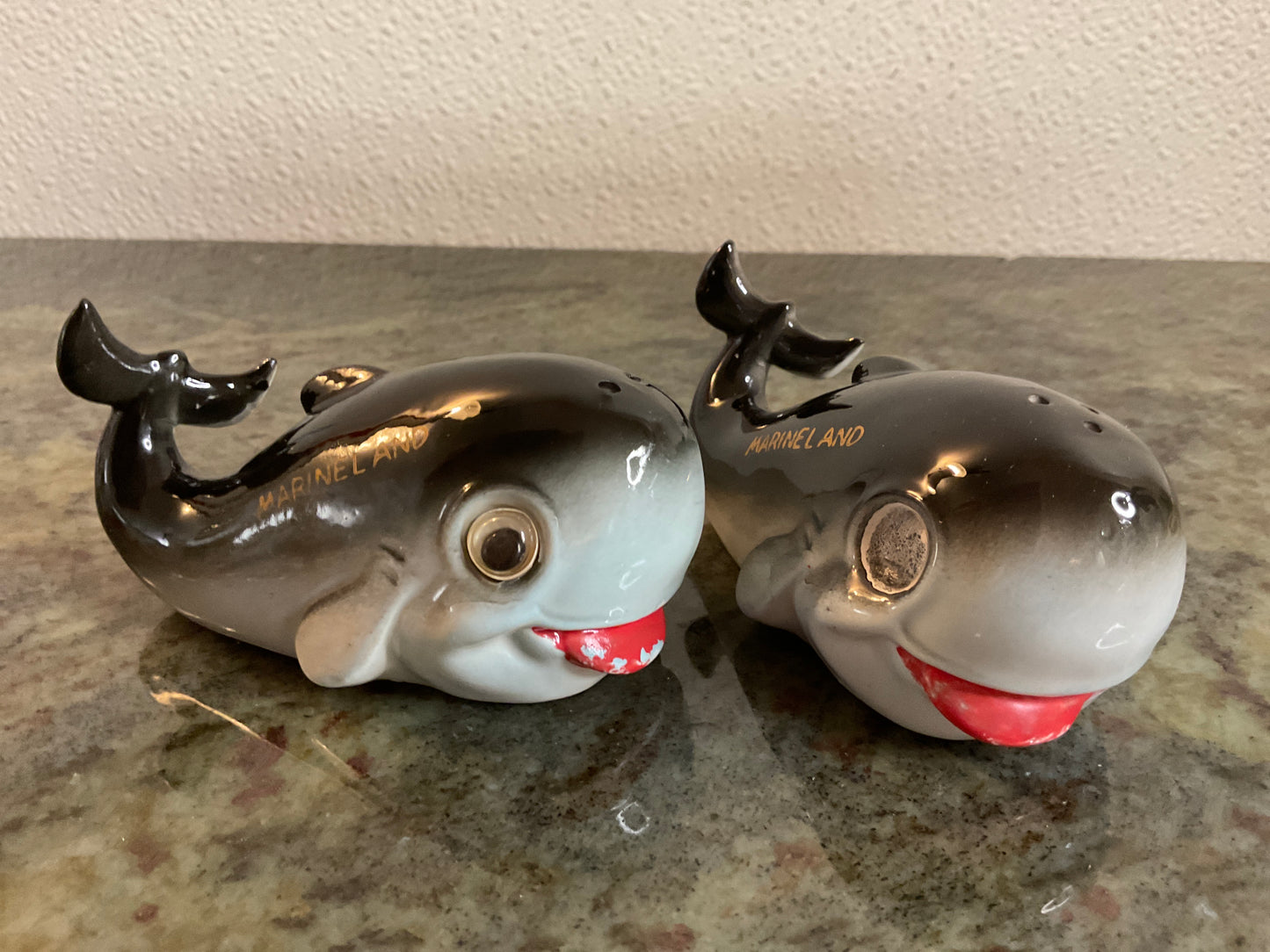 Salt & Pepper Marineland Whales Set