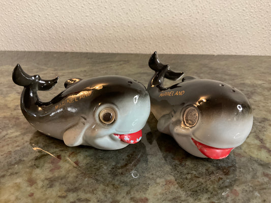 Salt & Pepper Marineland Whales Set
