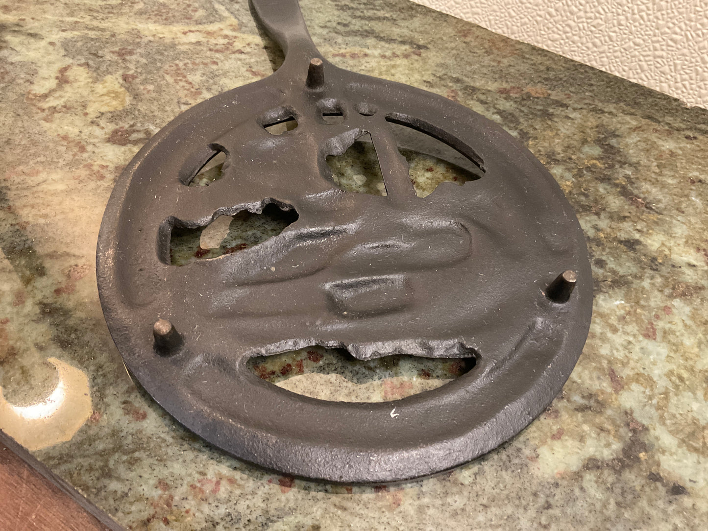 1978 Cast Iron Trivet Vermont Casting Inc.