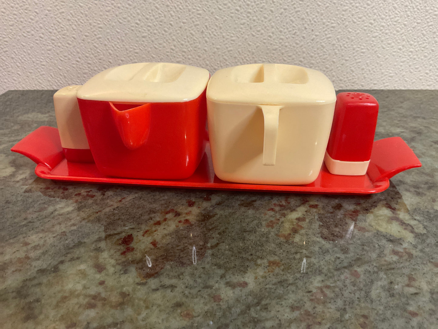 Vintage Sugar/Creamer & Salt/Pepper/Tray