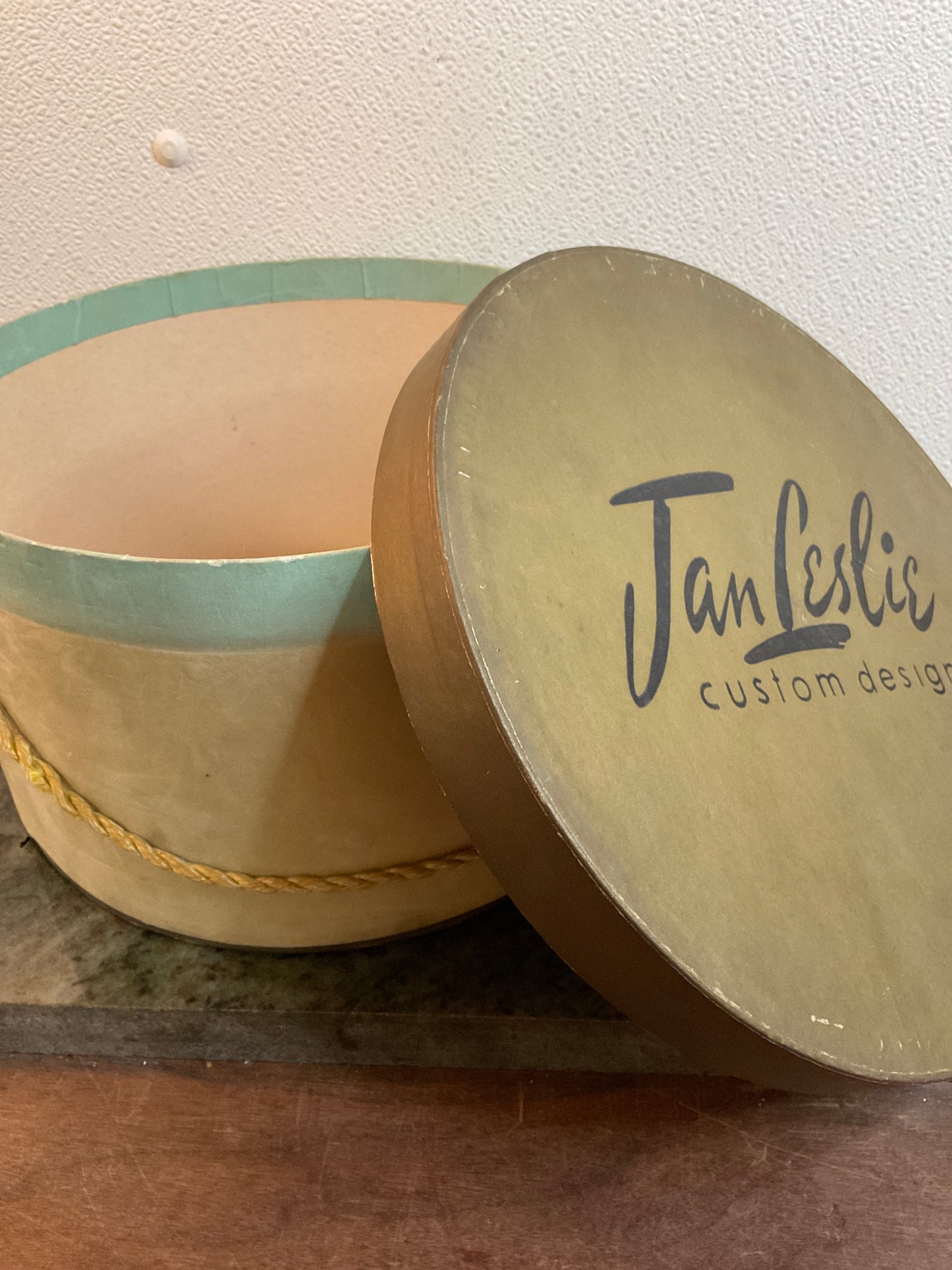Vintage Jan Leslie Custom Design Hat Box