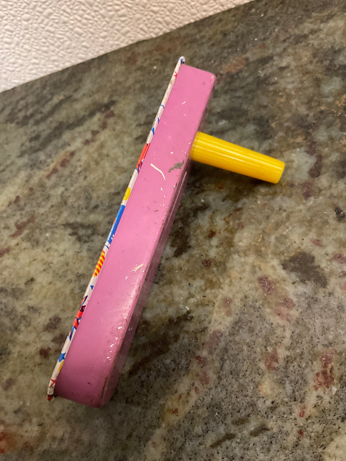 Metal Noise Maker w/Clowns