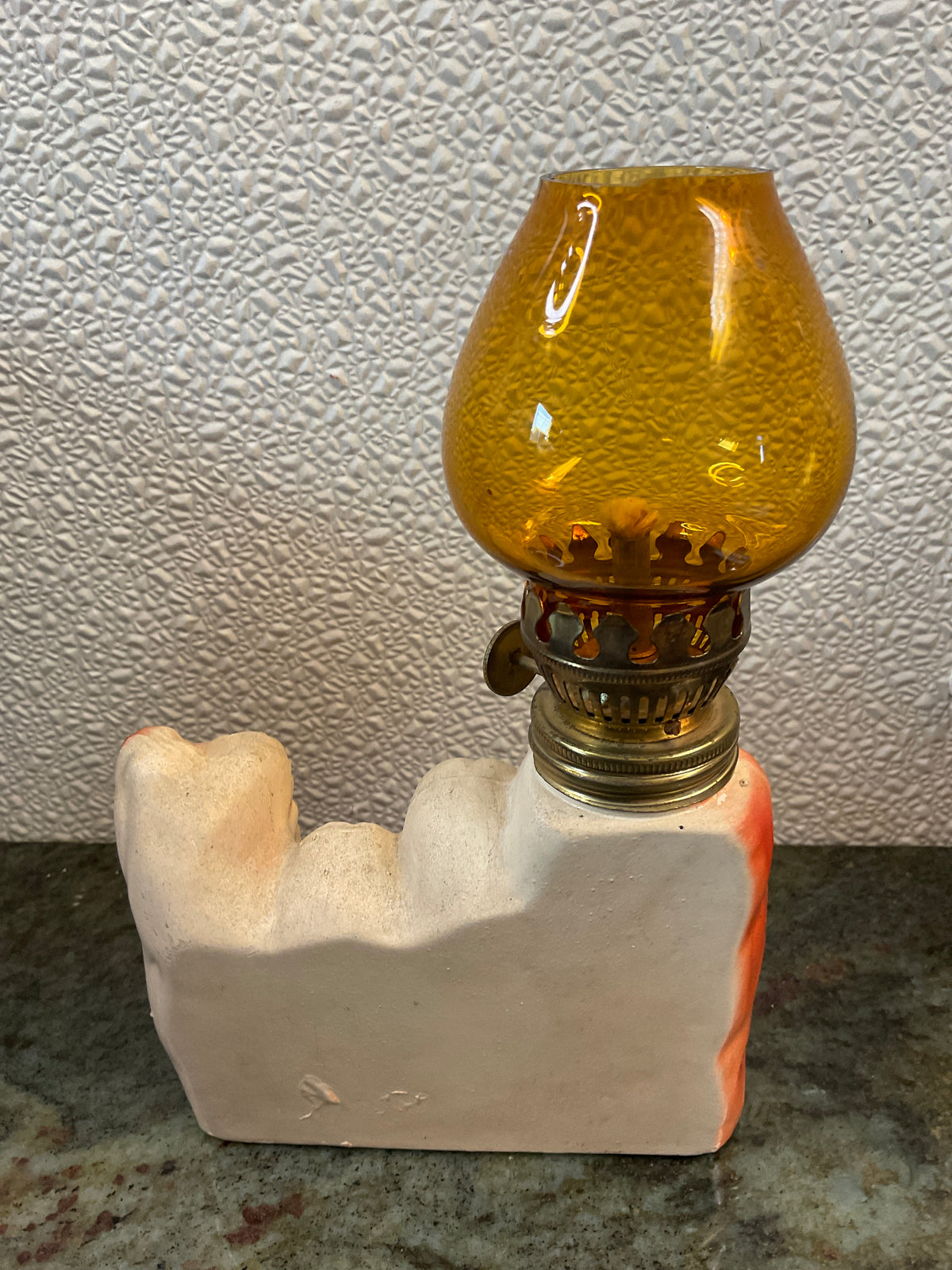 Mount Rushmore Souvenir Oil Lamp
