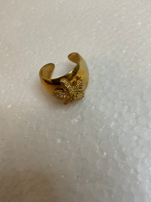 Sarah Coventry Gold Tone Starfish Ring