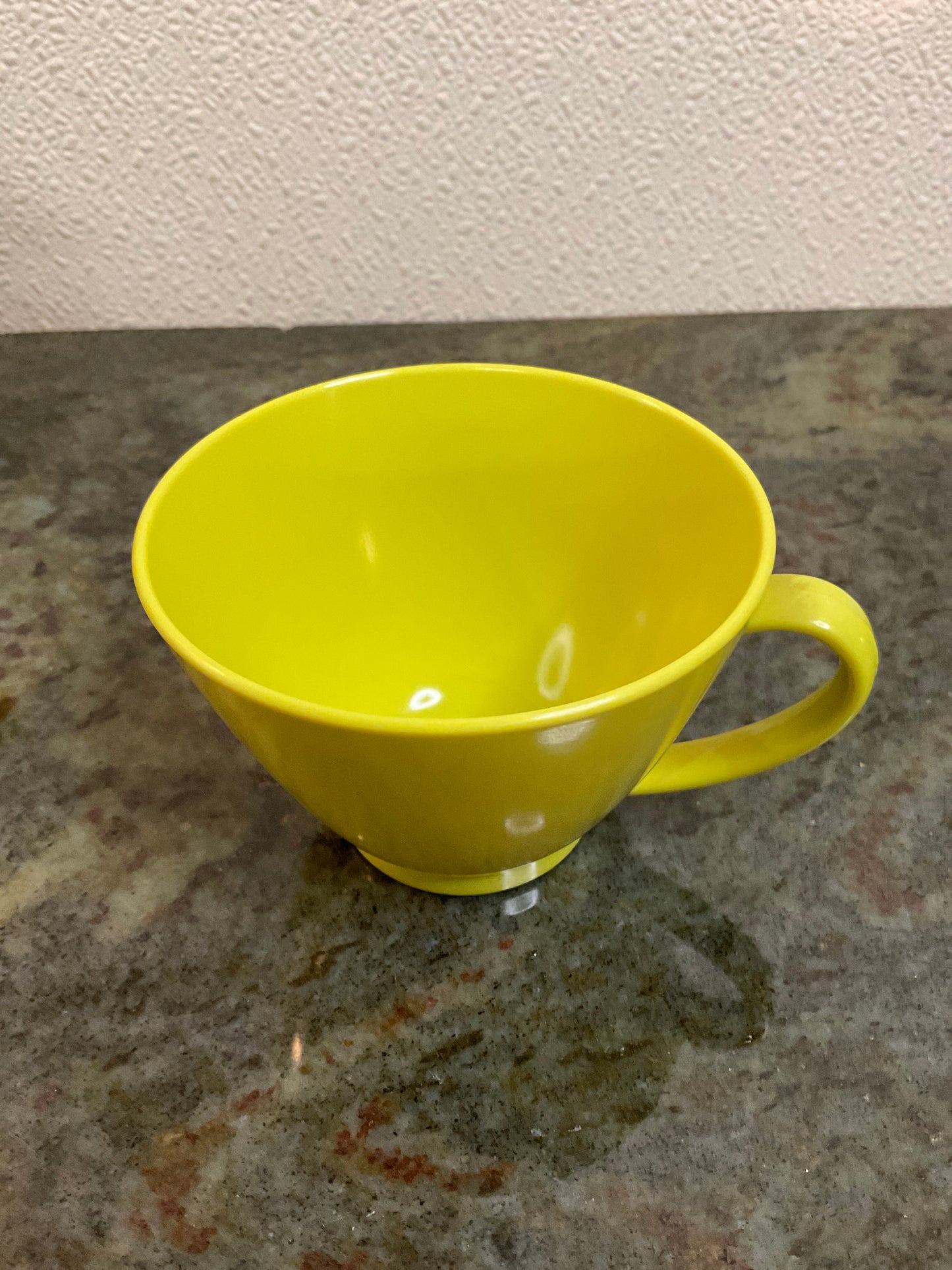 Vintage Avocado/Lime Melamine Cups