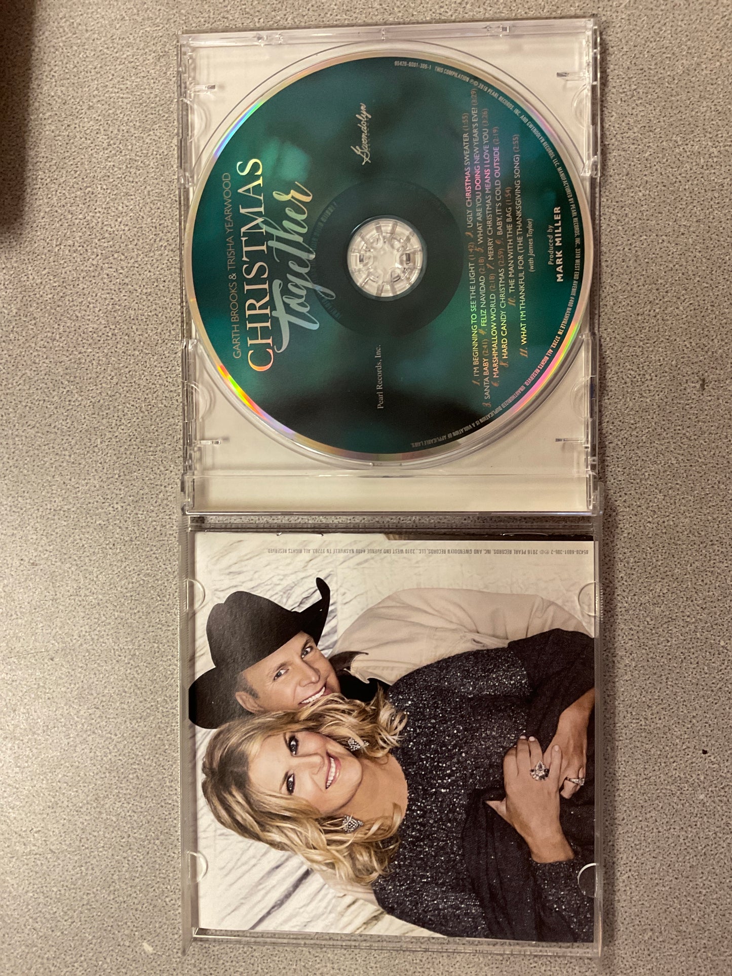 CD Christmas Together Garth Brooks & Trisha yearwood