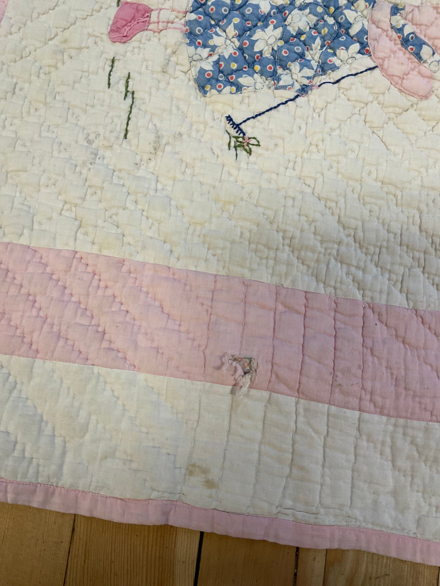 Appliqué Sunbonnet Sue Quilt