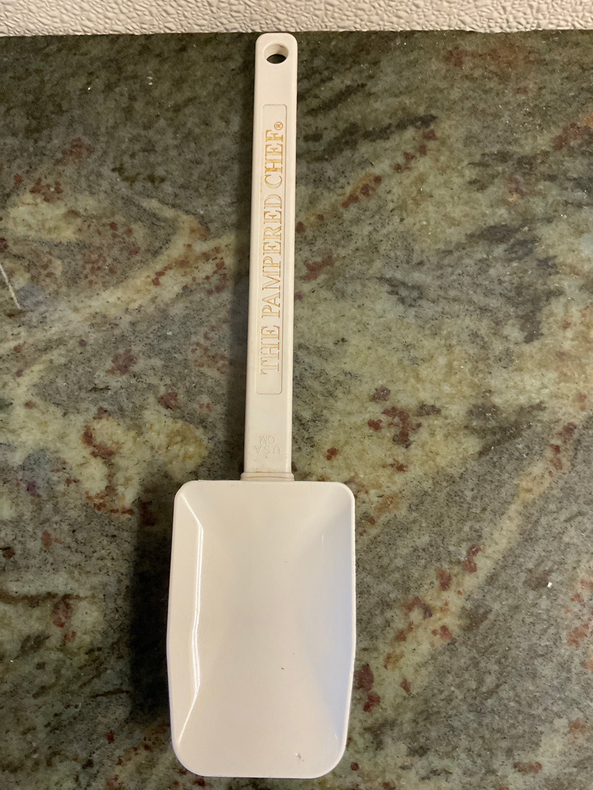 The Pampered Chef Mixing Scraper