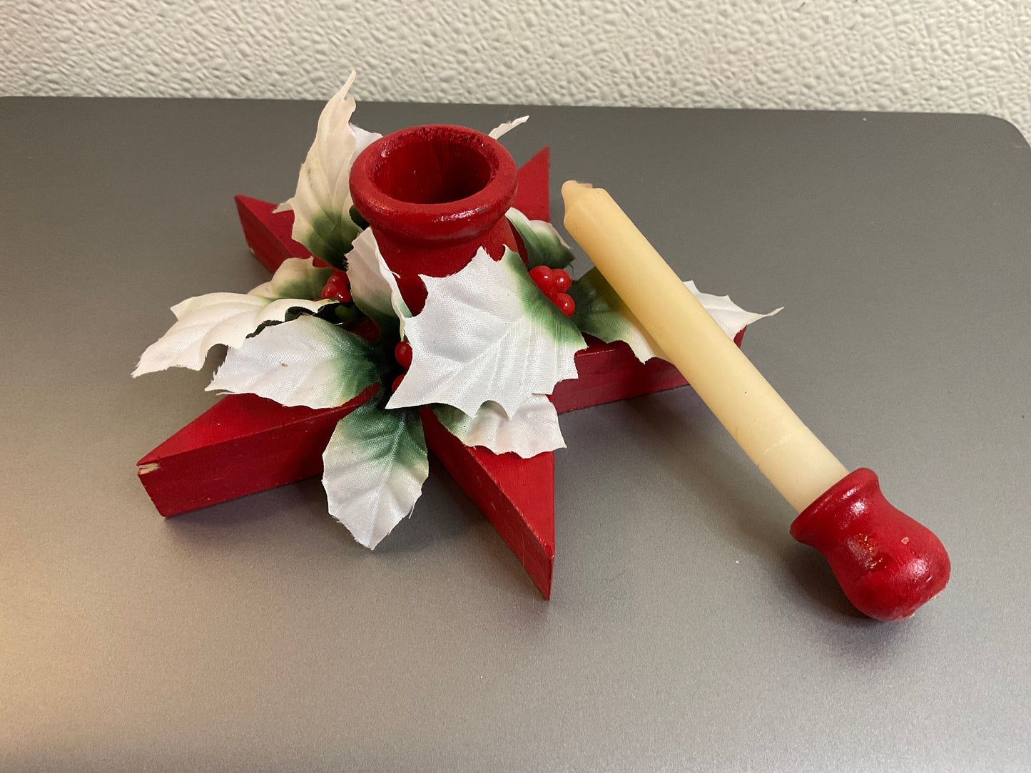 Candle Holder Red Berries White Leaves