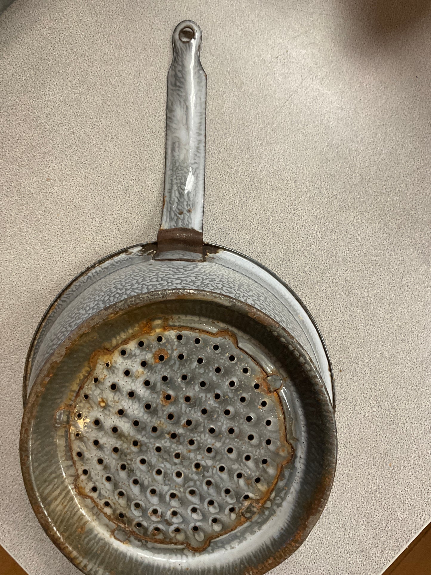 Graniteware Colondar