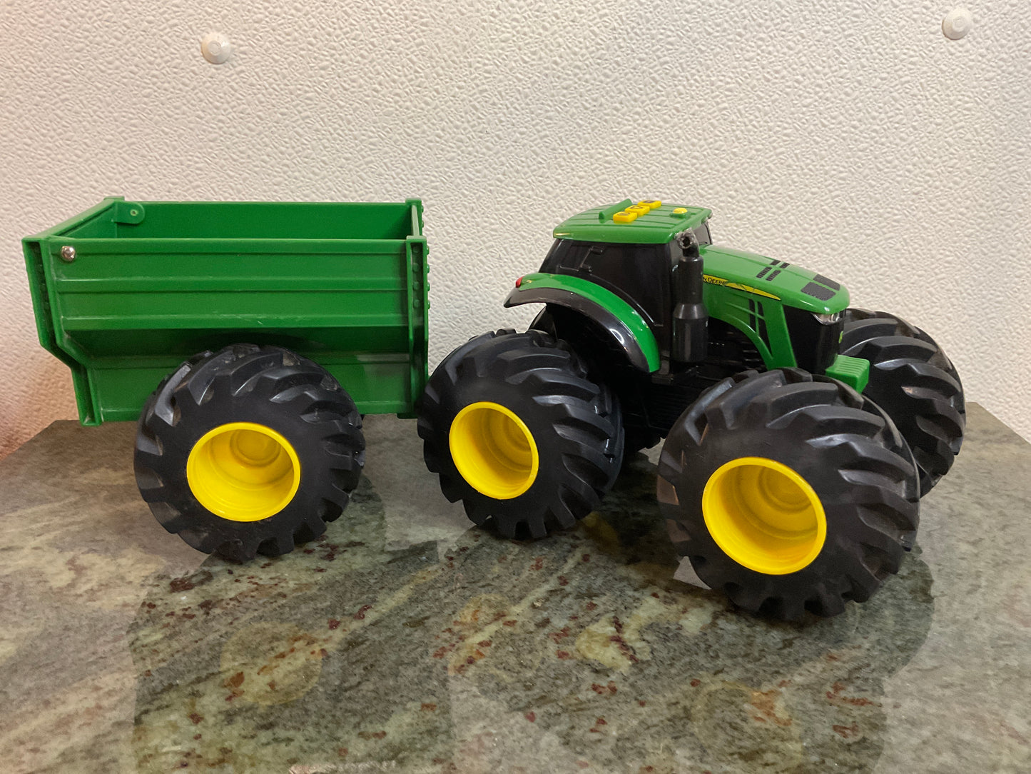 Tony John Deere Treads 8” Tractor/Wagon