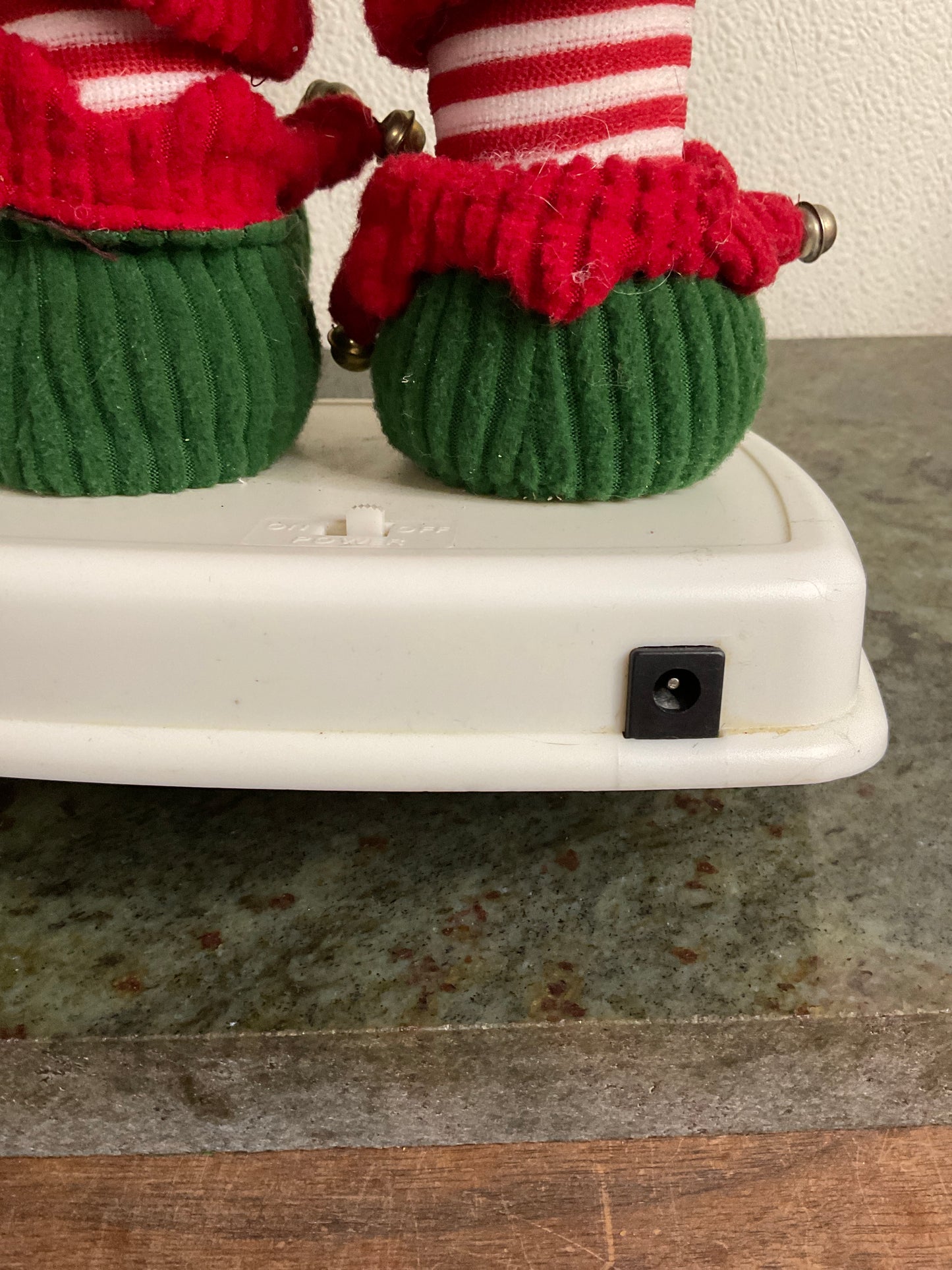 Santa’s Workshop 21” Animated Elf-No Cord