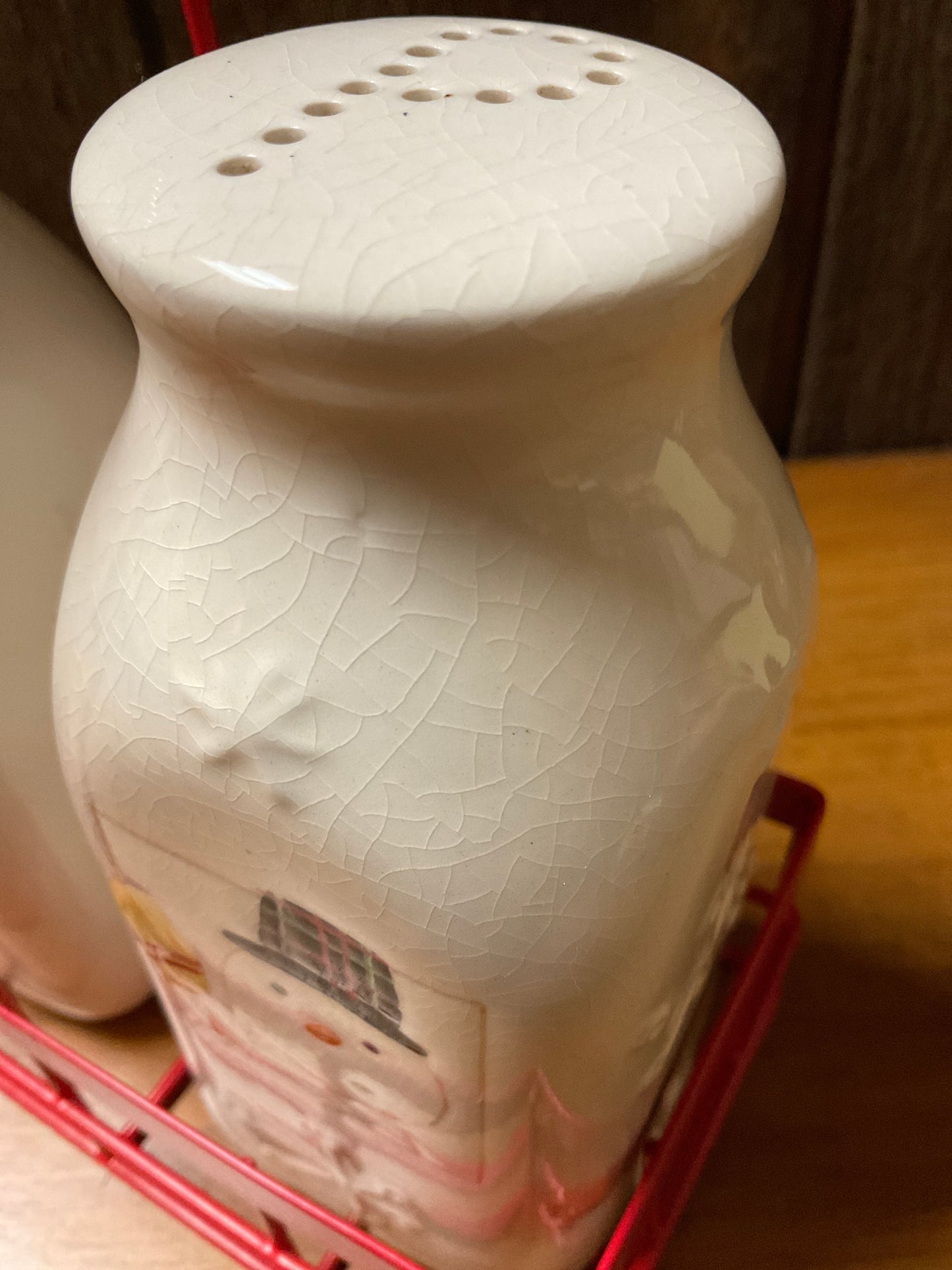 Hallmark Ceramic S/P with Wire Holder