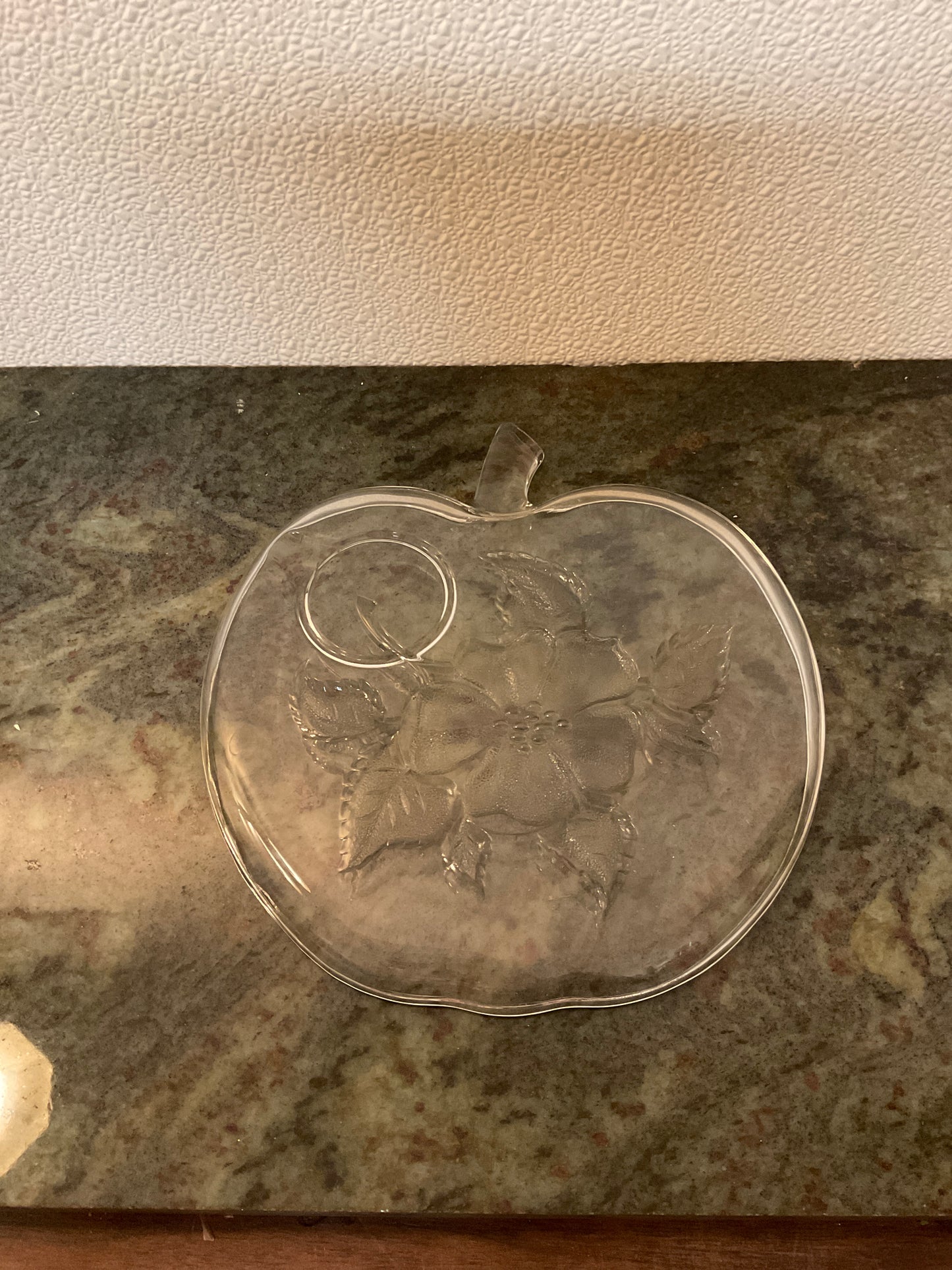 Vintage Apple Shaped Luncheon Tray Set of 4