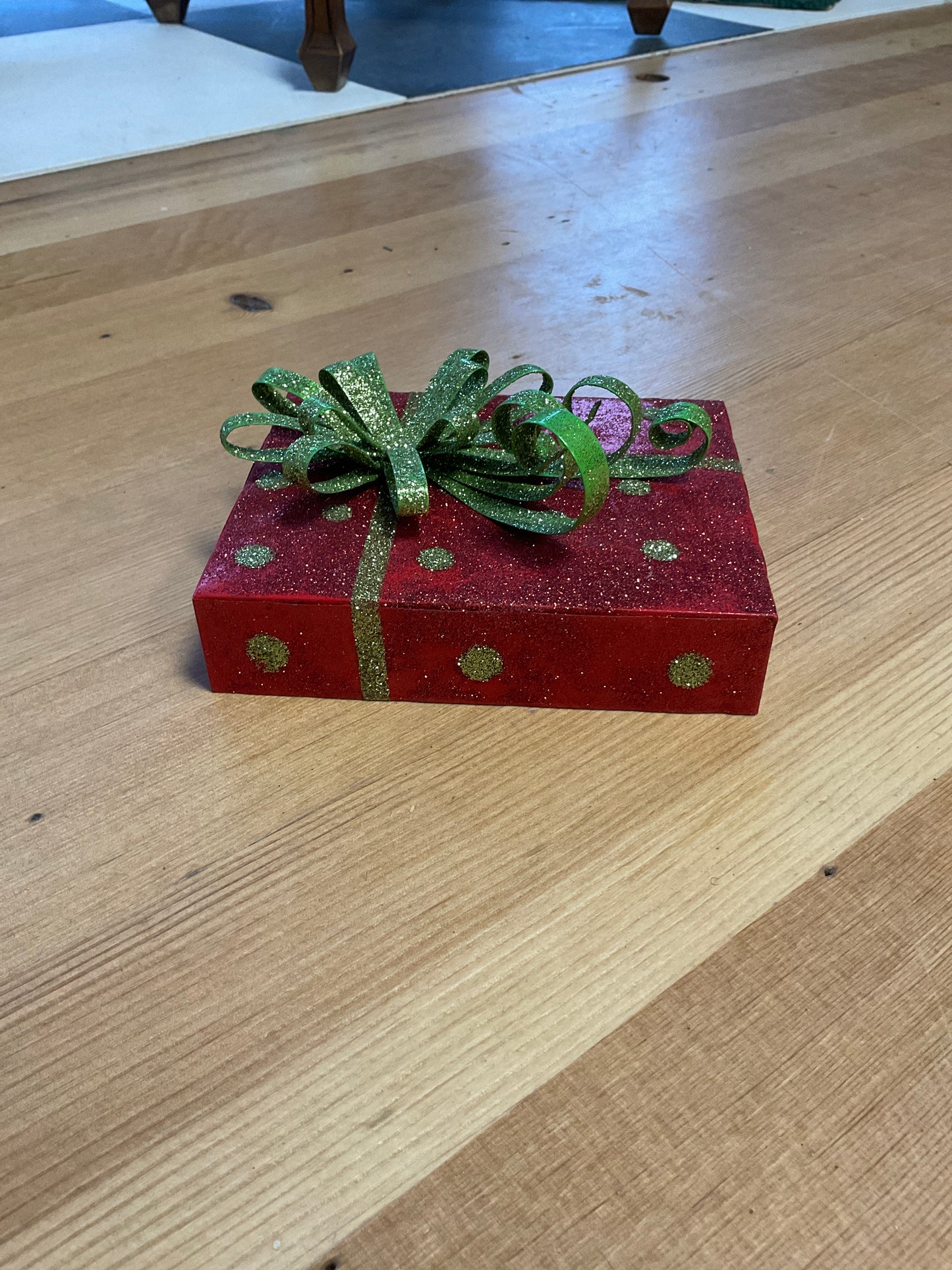 Tin Present