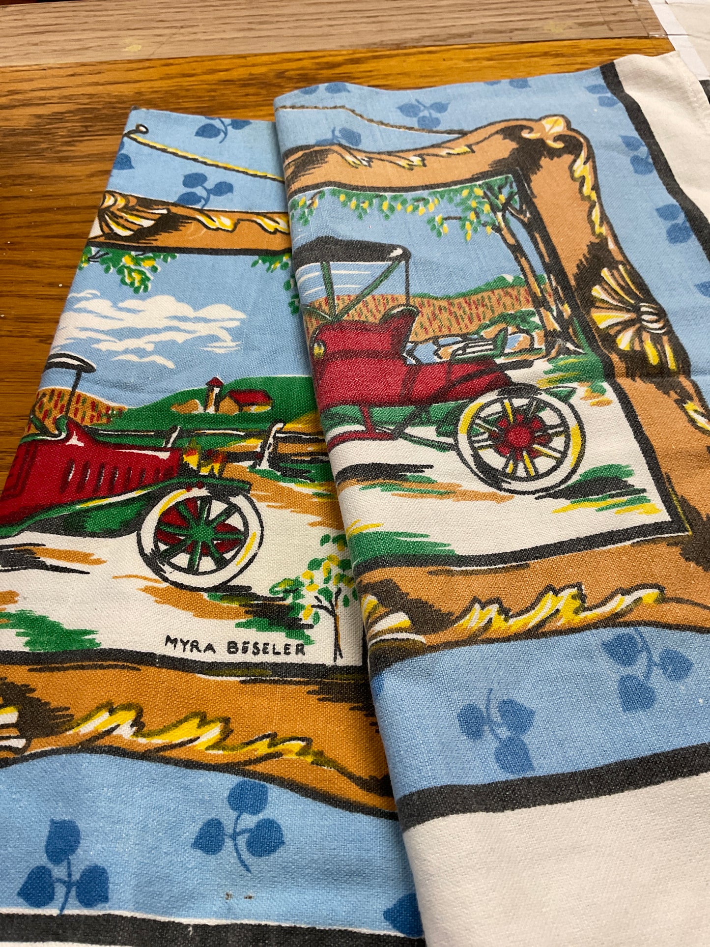 Vintage Set of 2 Tea Towels