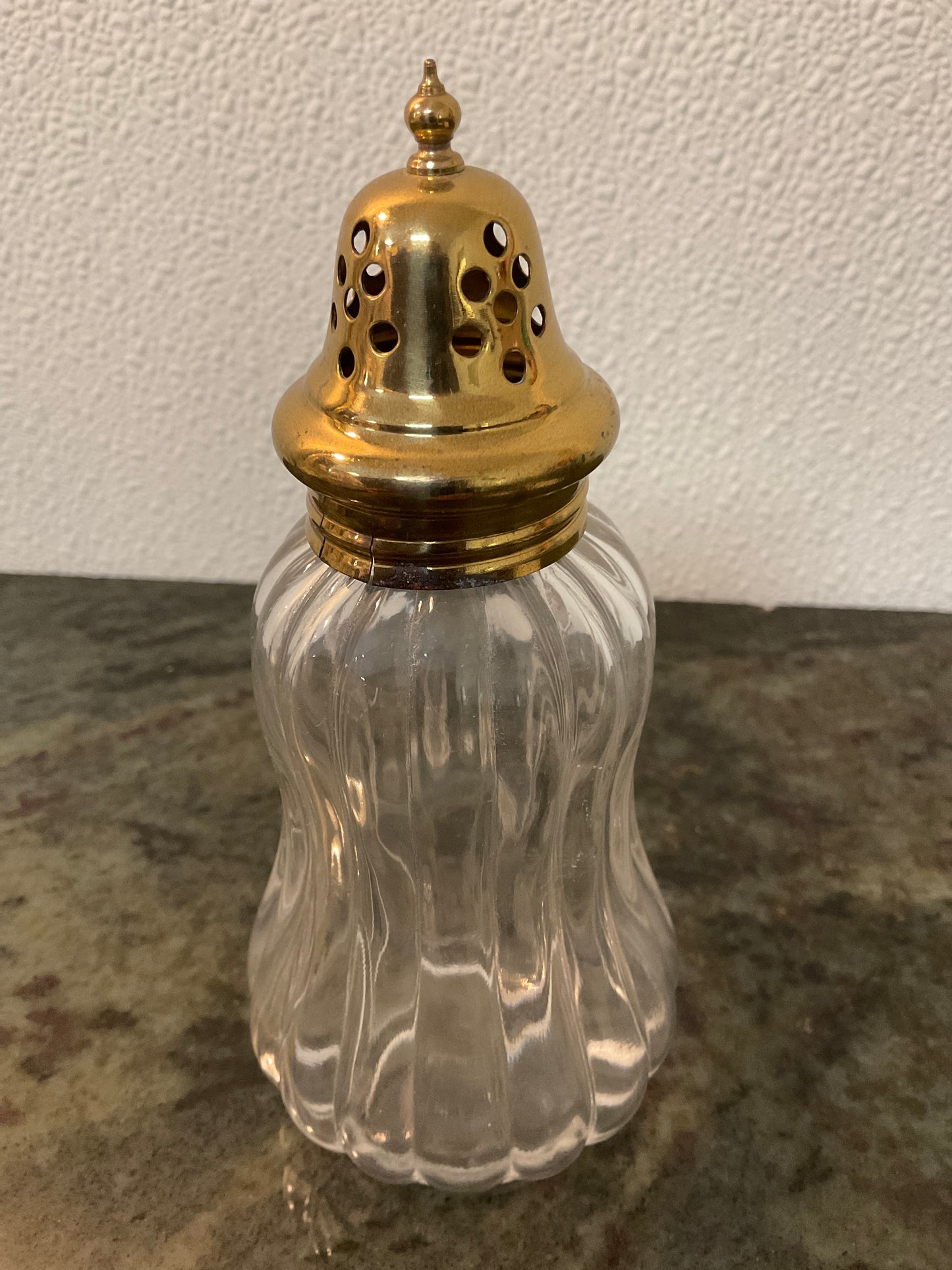 Sugar Shaker w/gold lid