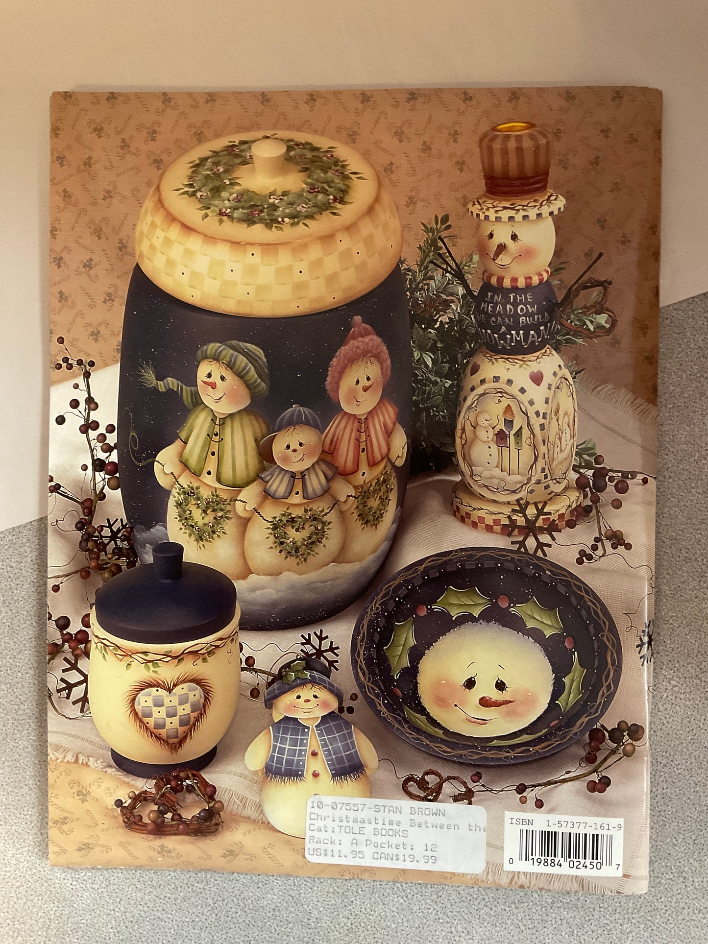 Magazine Christmastime Between the Vines